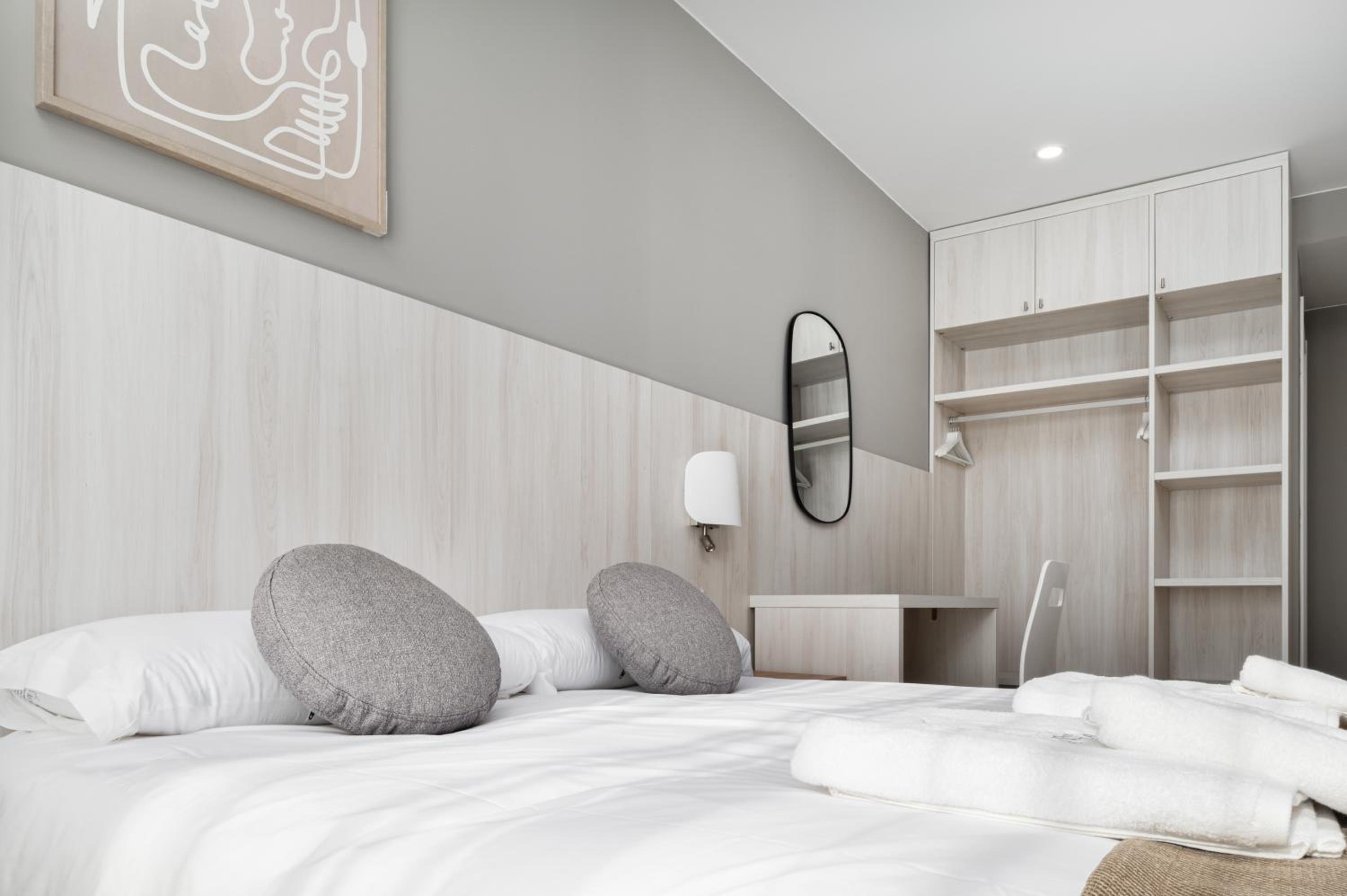 Apartamentos Torre del Reloj