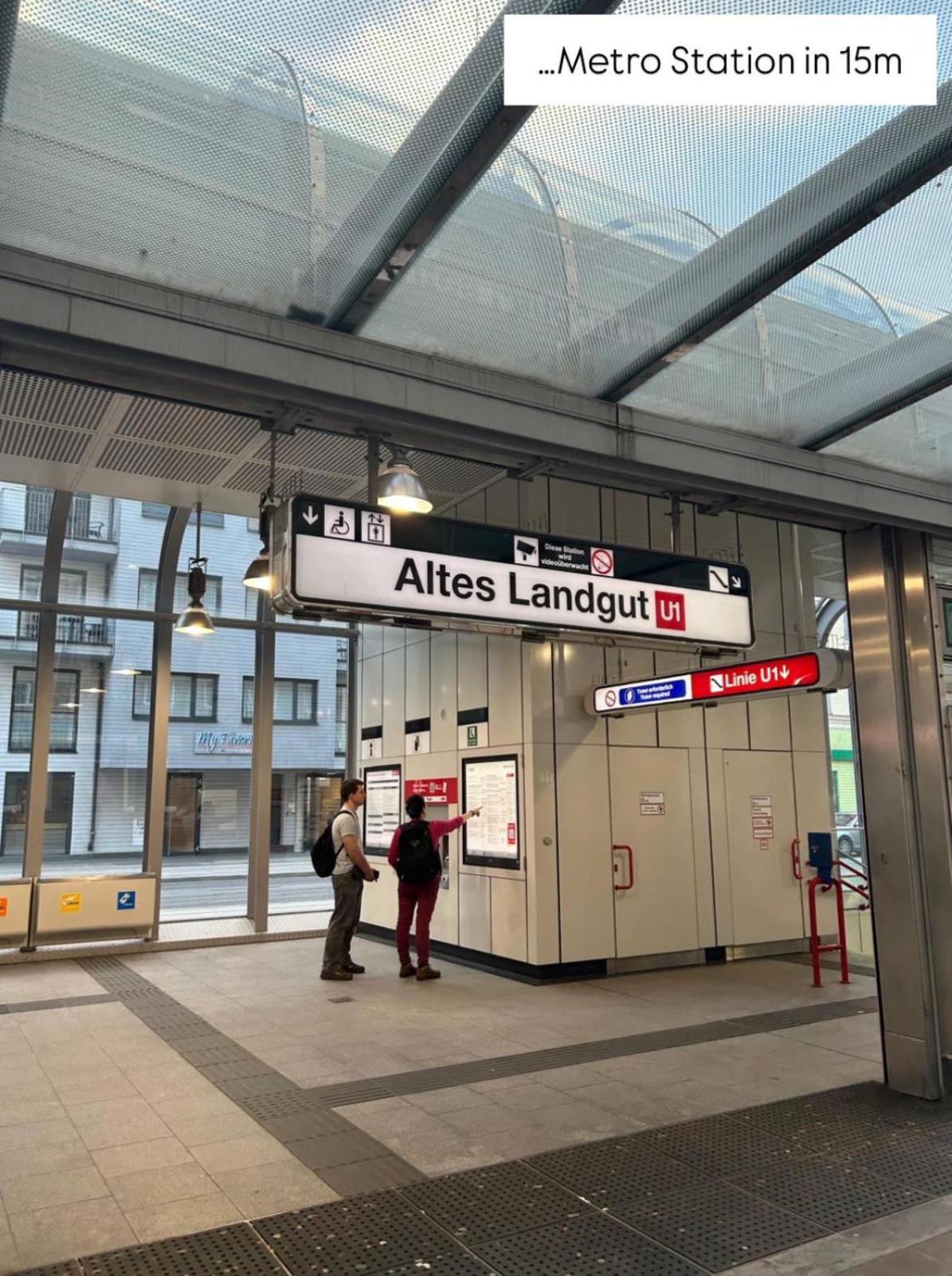 FAVORIT-ROOMS , direkt Metro connection U1 to Centralstation , City-Center and Airport