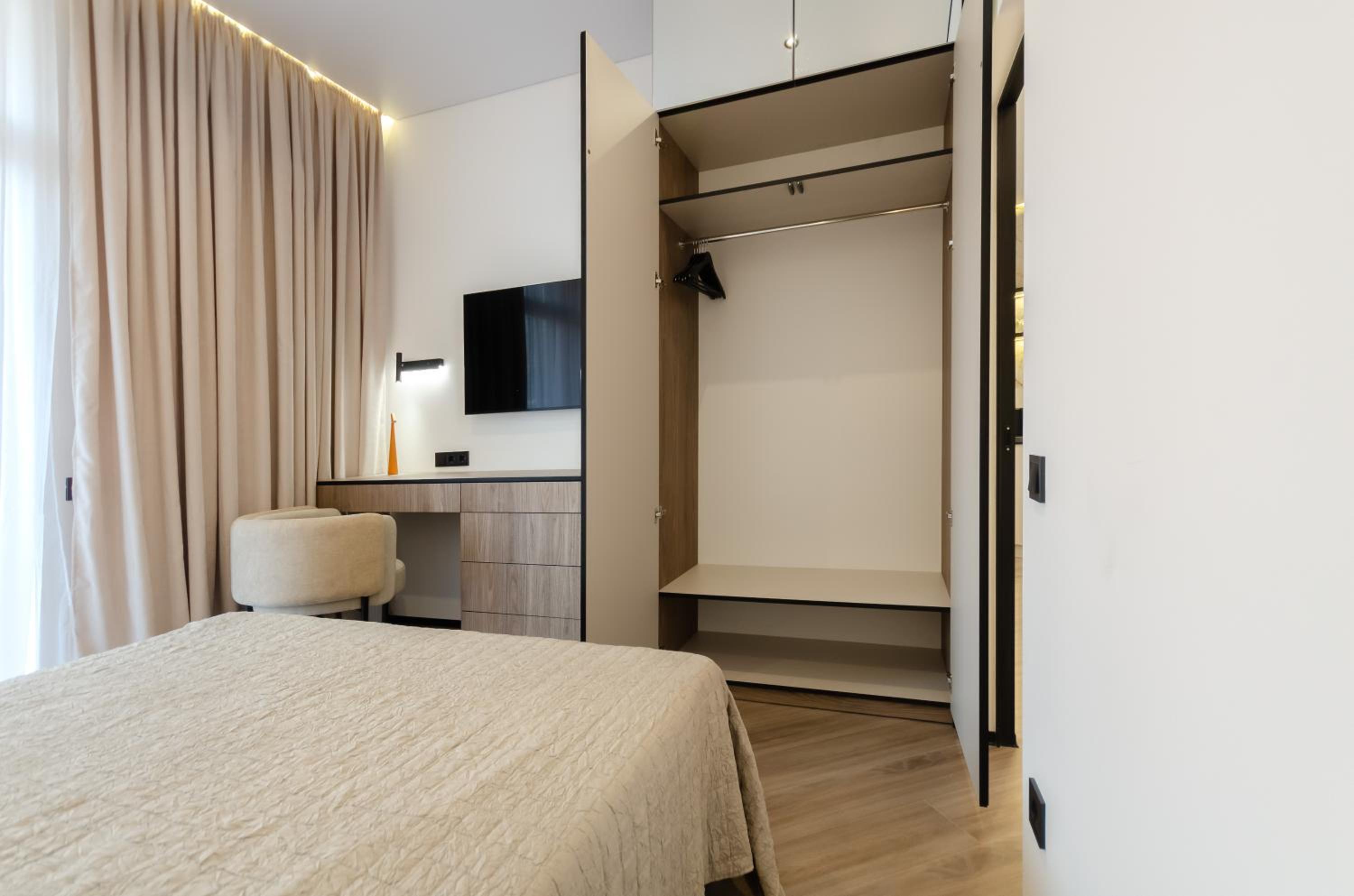 3258 Designer apartments in Pechersk Plaza