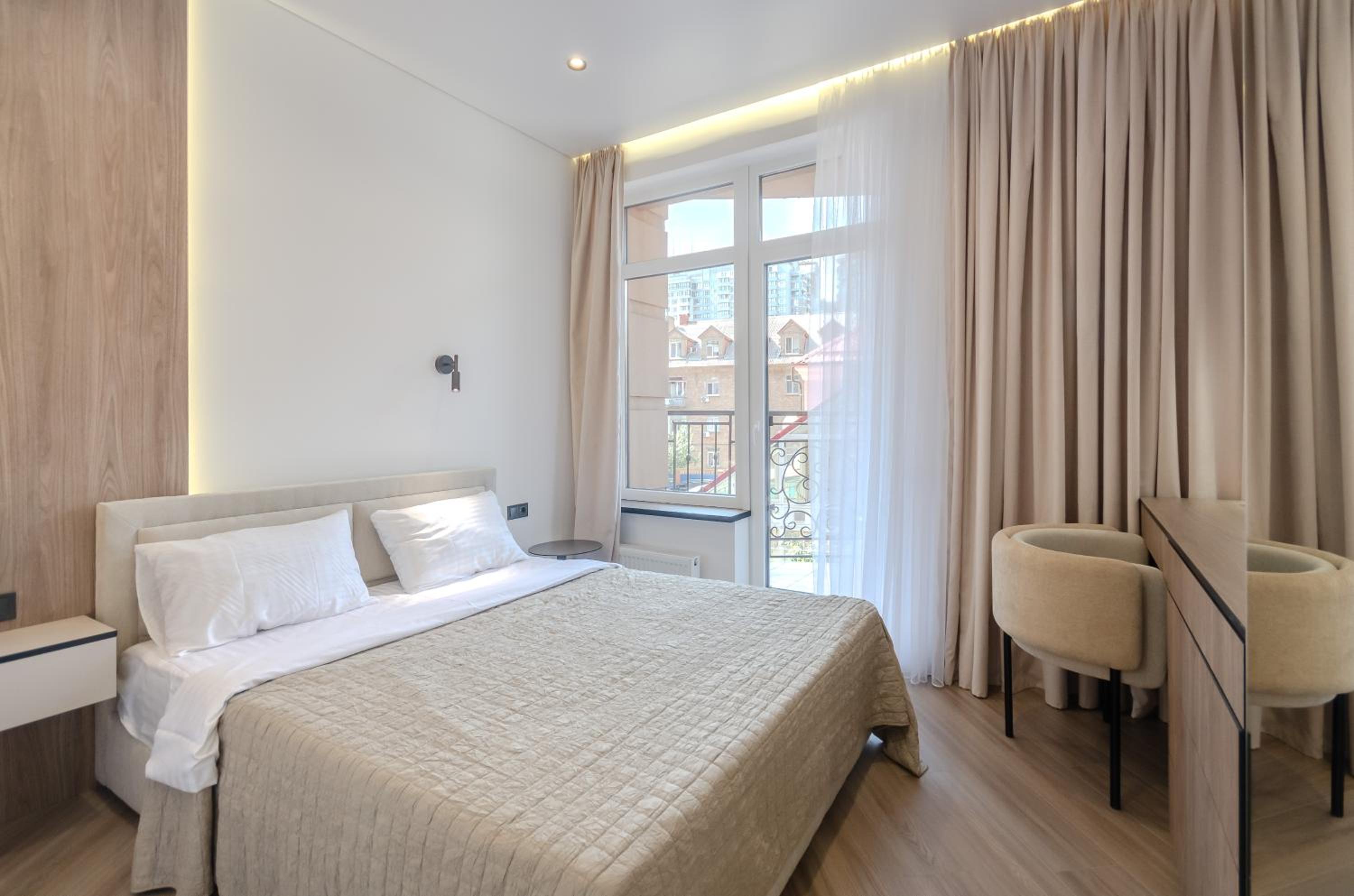 3258 Designer apartments in Pechersk Plaza