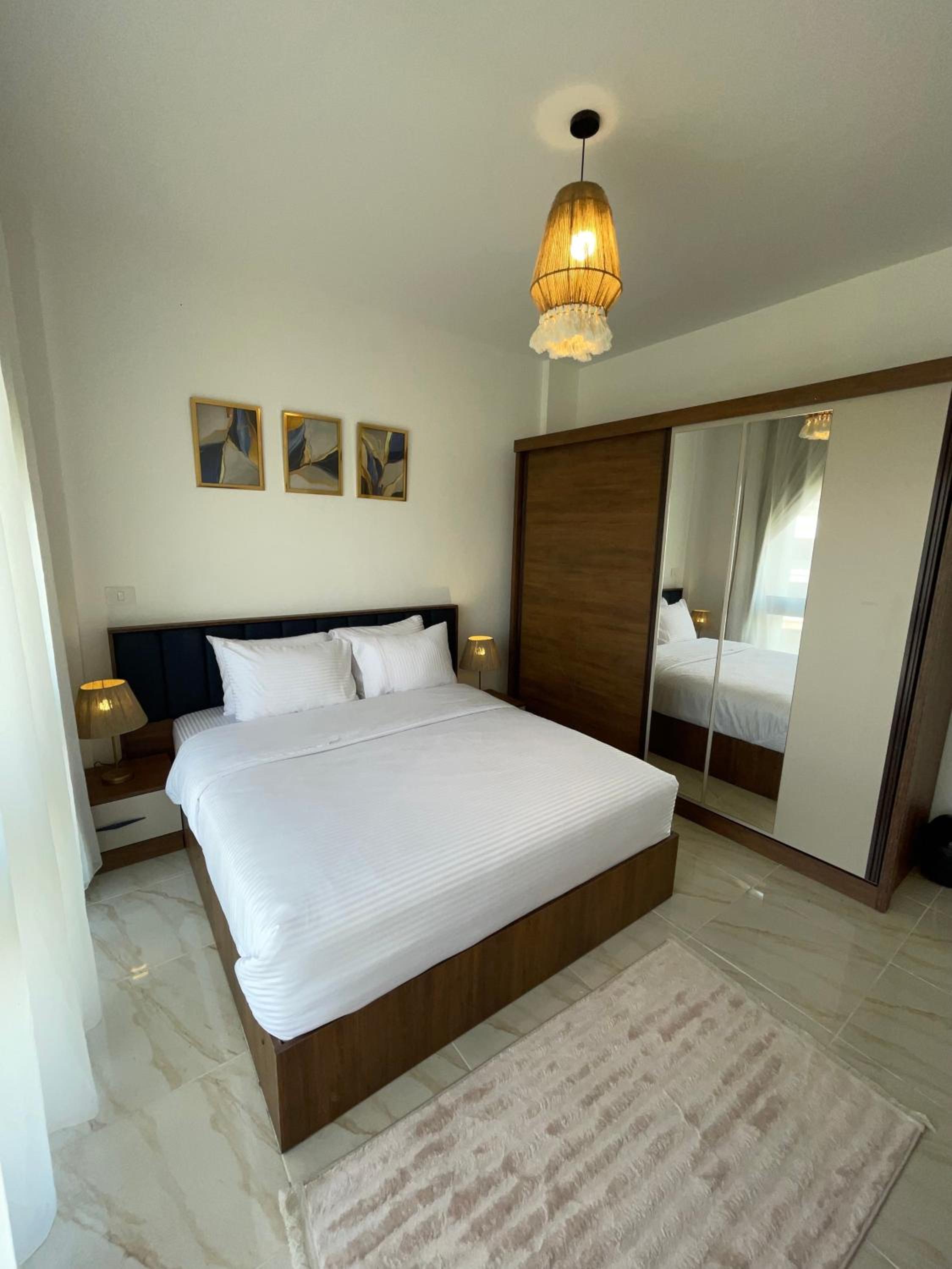 Prestige hotel apartment, quiet with a panoramic garden view