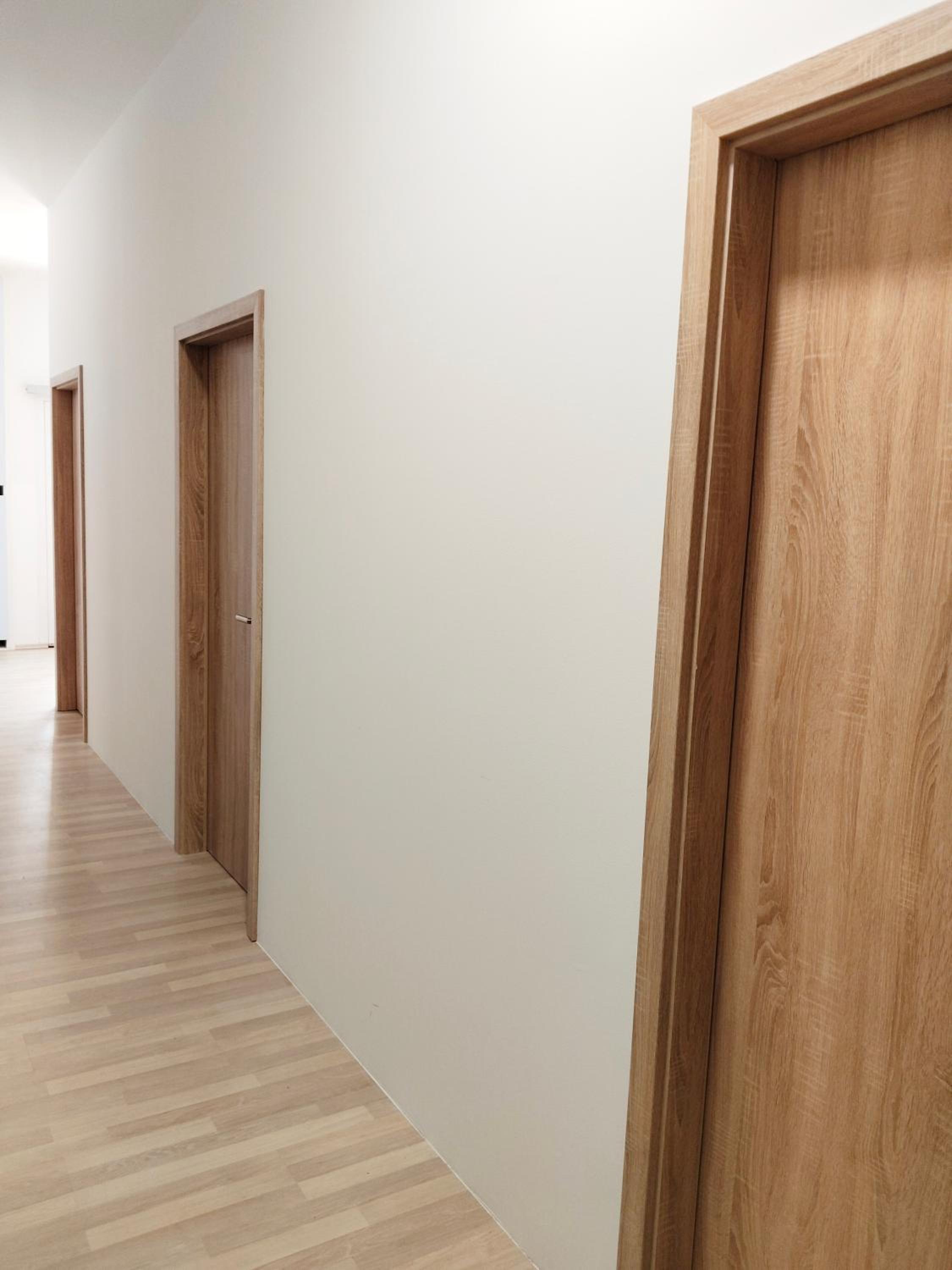 FAVORIT-ROOMS , direkt Metro connection U1 to Centralstation , City-Center and Airport