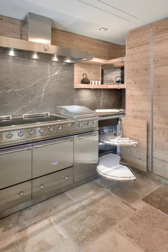 Super Luxury Serviced Apartment next to Gstaad