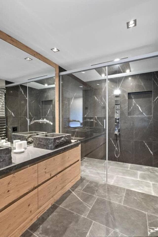 Super Luxury Serviced Apartment next to Gstaad