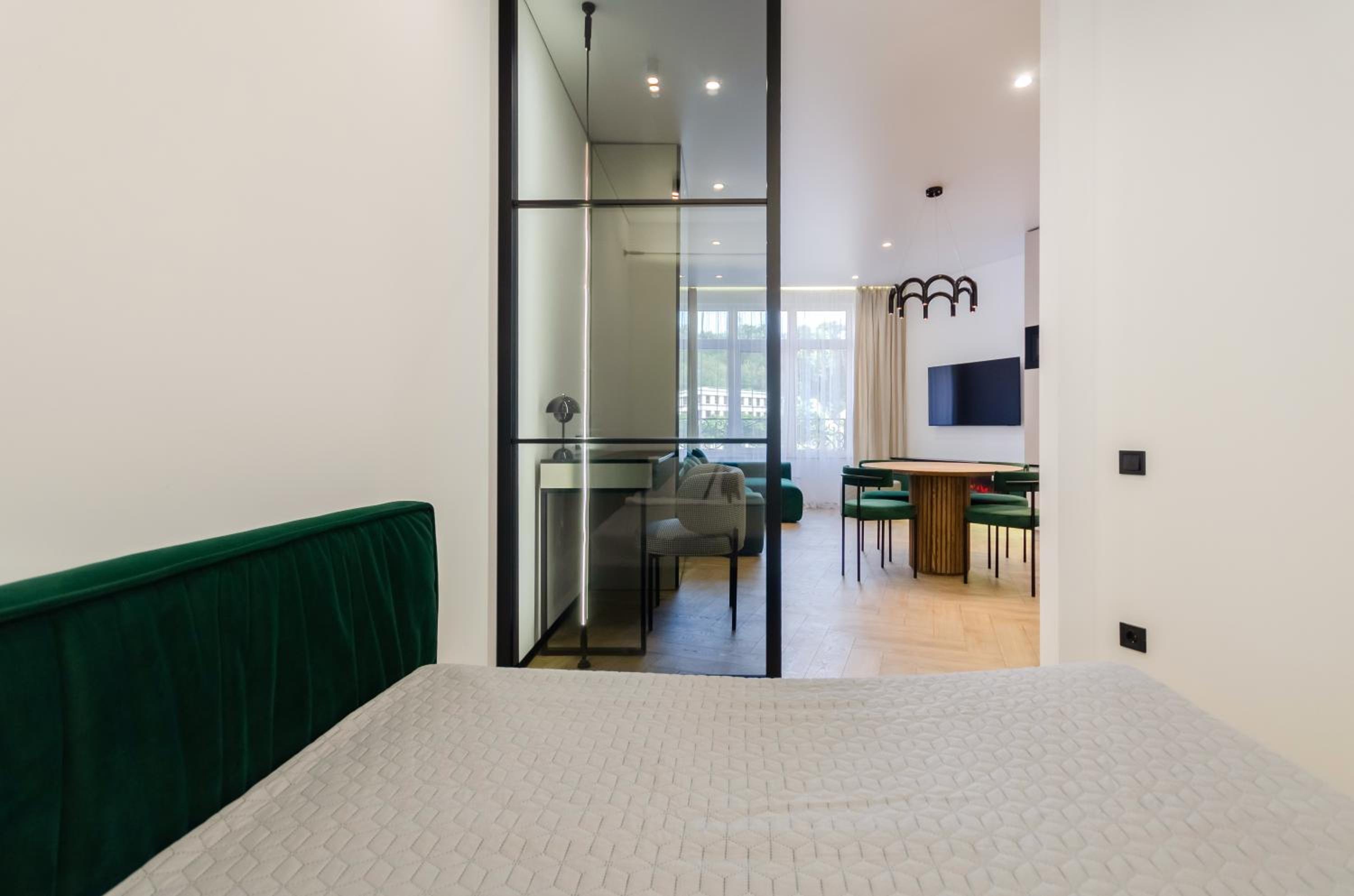 3258 Designer apartments in Pechersk Plaza
