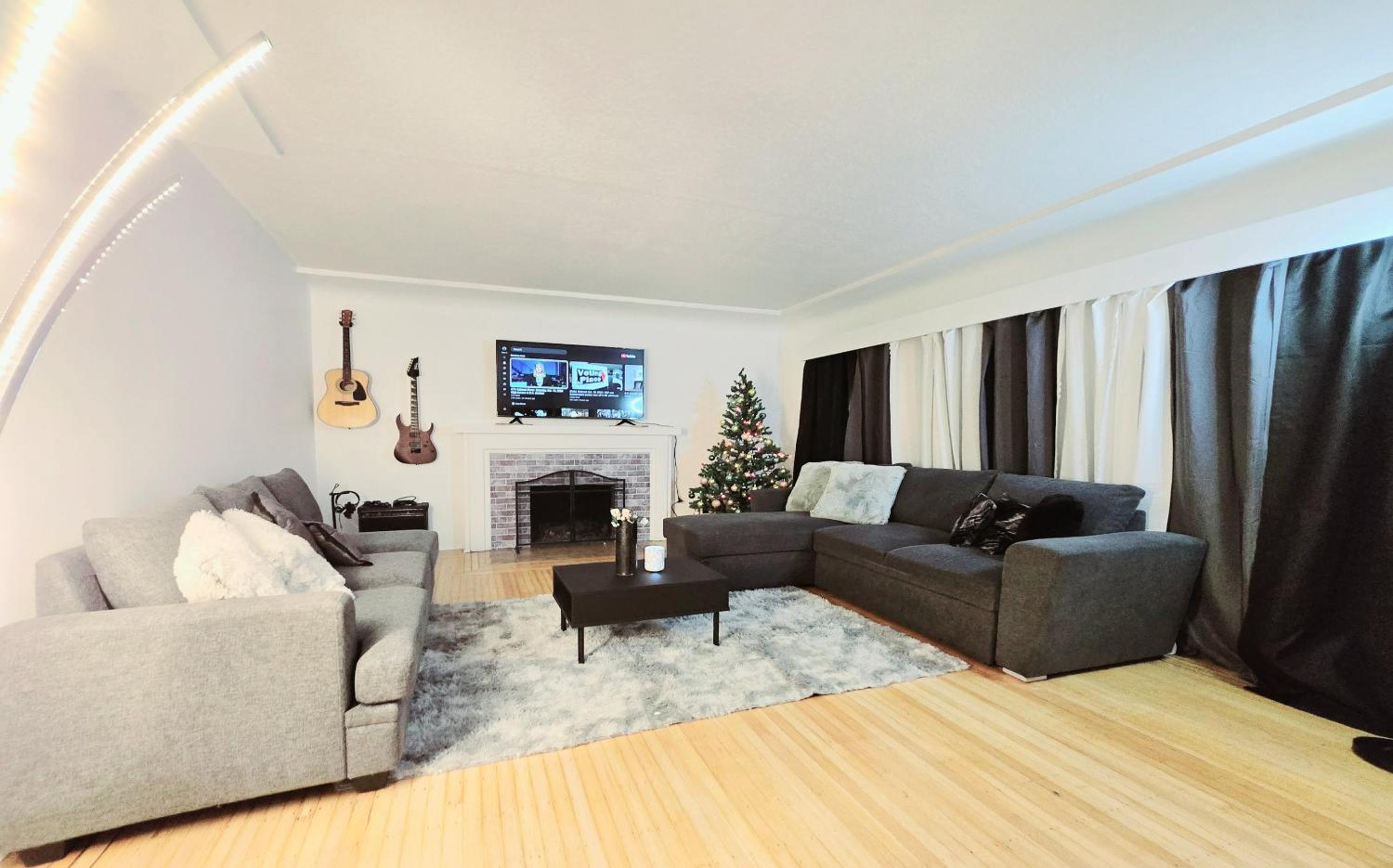 Spacious Private Cozy 2br Home with TeePee Dining Room! Private Parking! Self Check-in