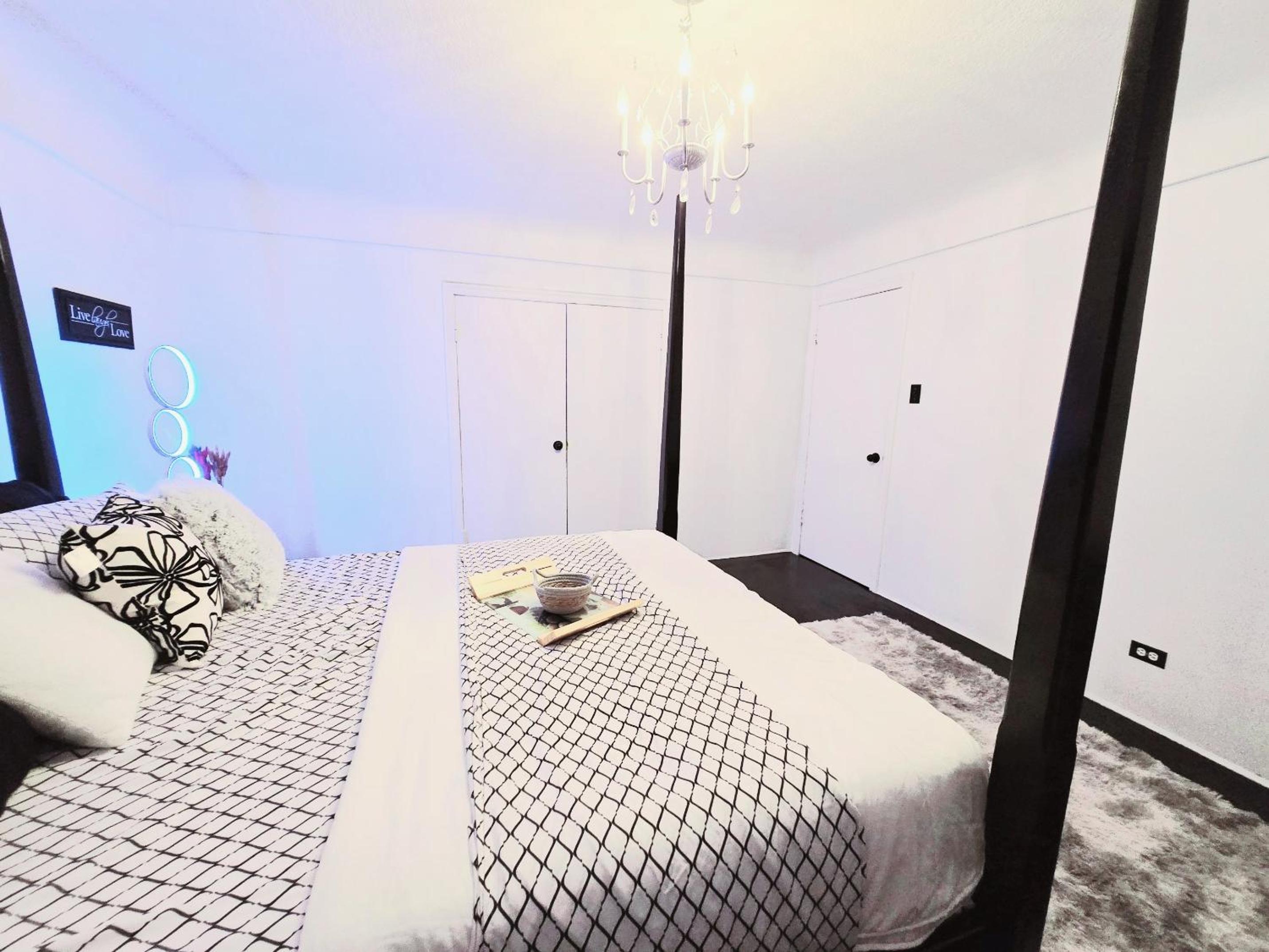 Spacious Private Cozy 2br Home with TeePee Dining Room! Private Parking! Self Check-in
