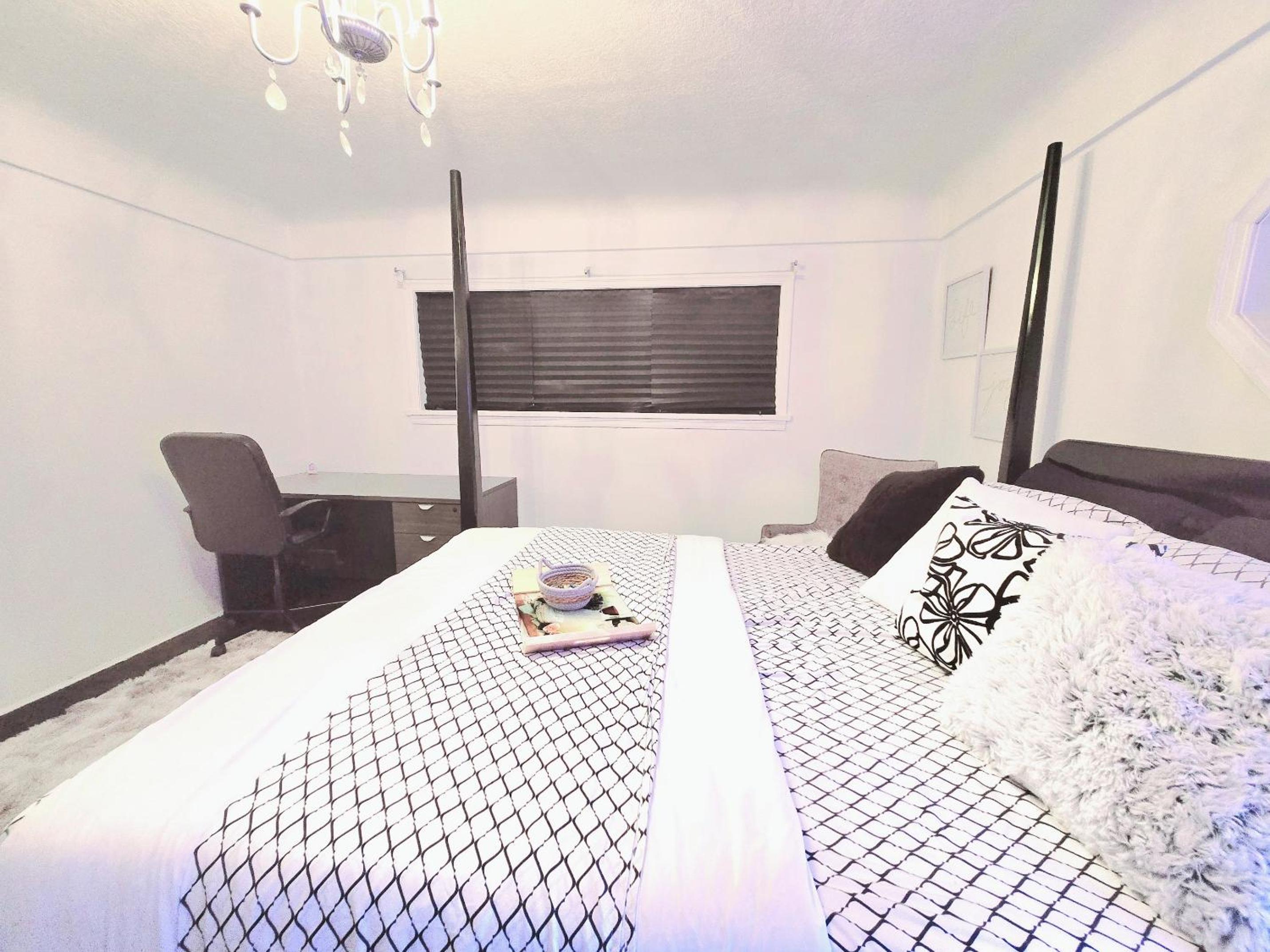 Spacious Private Cozy 2br Home with TeePee Dining Room! Private Parking! Self Check-in