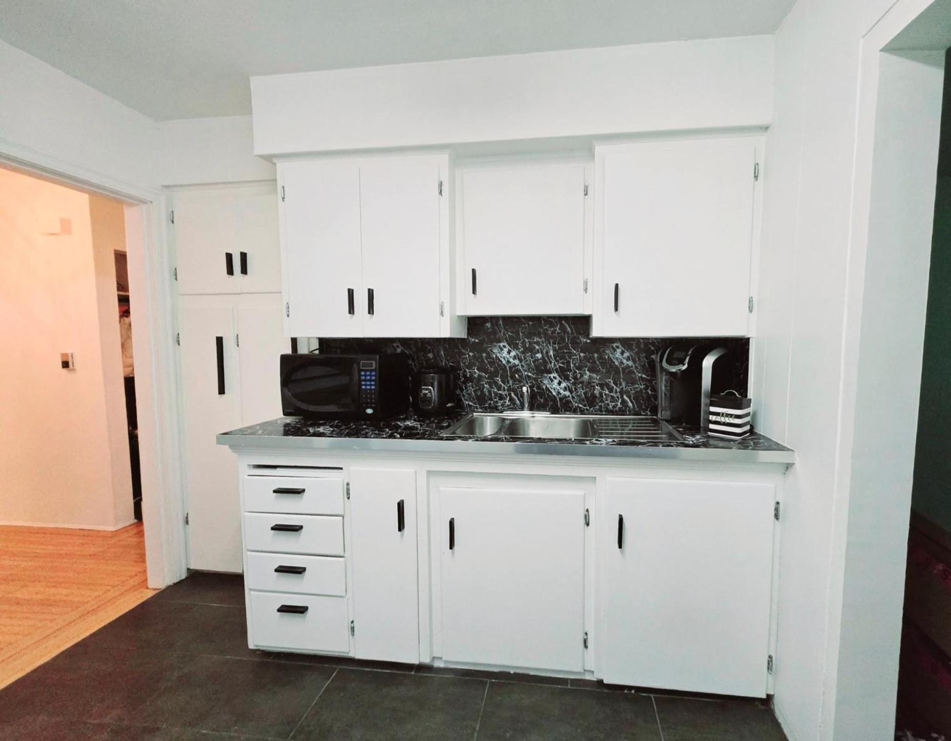 Spacious Private Cozy 2br Home with TeePee Dining Room! Private Parking! Self Check-in