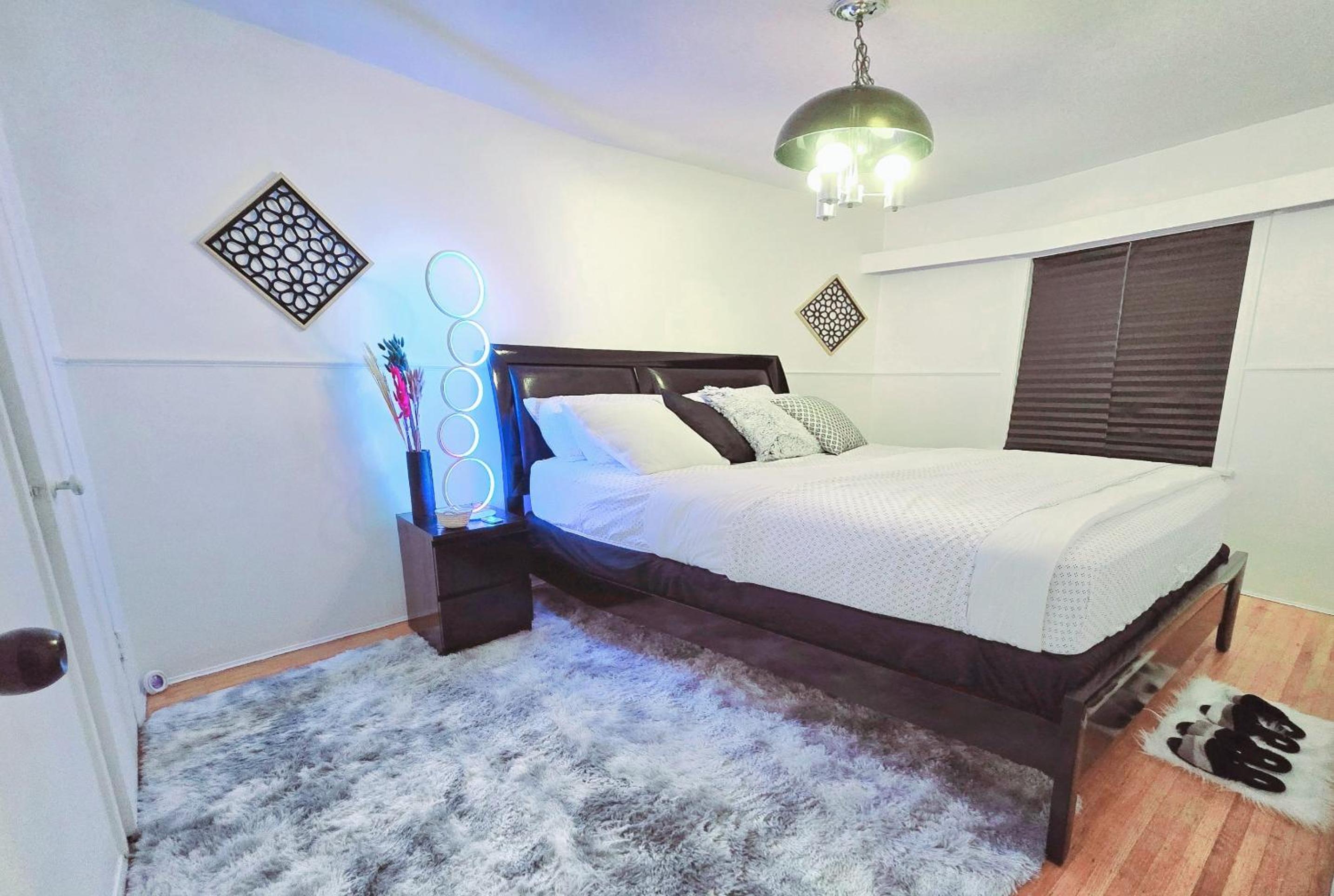 Spacious Private Cozy 2br Home with TeePee Dining Room! Private Parking! Self Check-in