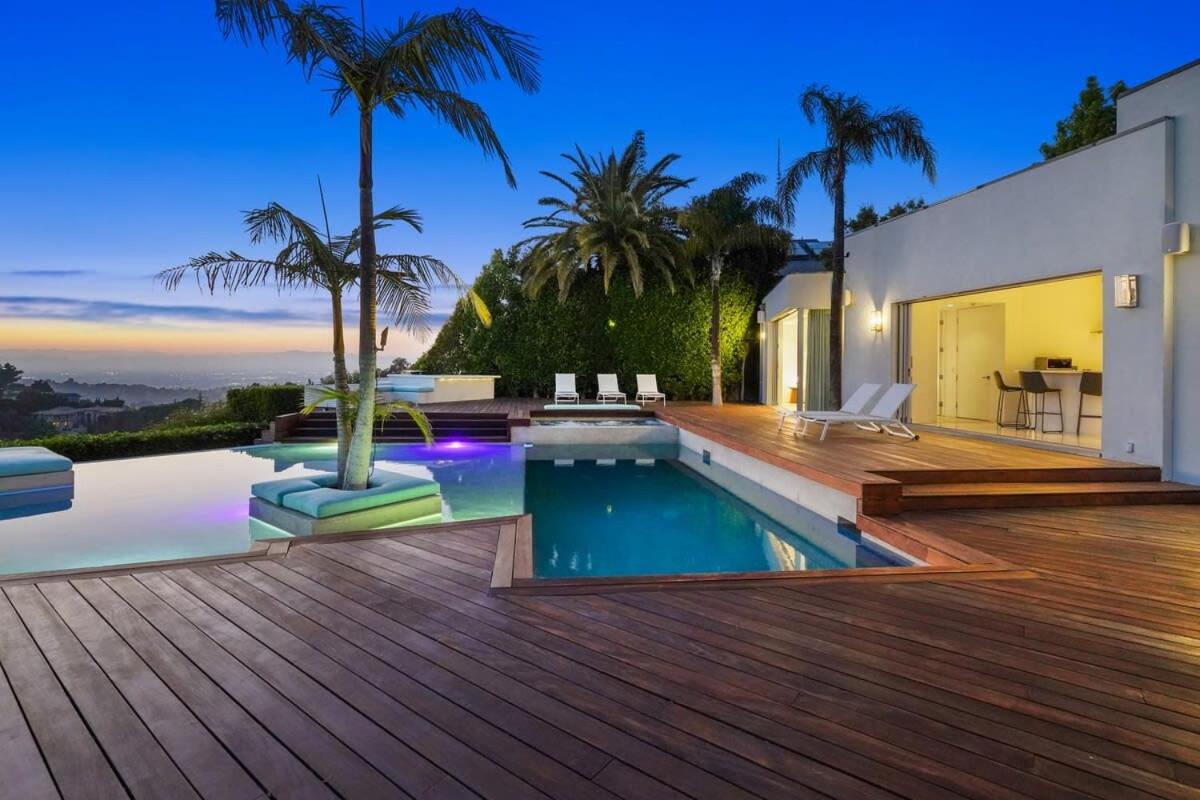 Crest Estate by Stay Awhile Villas