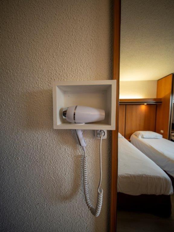 Evreux Vacations - Brit Hotel La Bonne Etape - Property Image 3
