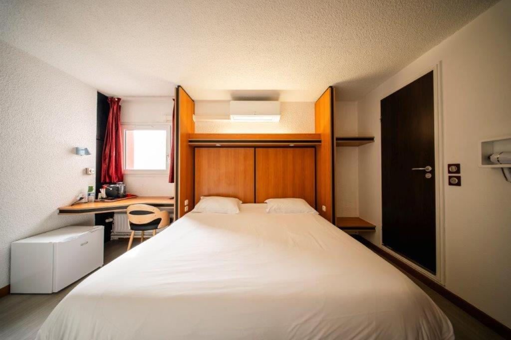 Evreux Vacations - Brit Hotel La Bonne Etape - Property Image 11