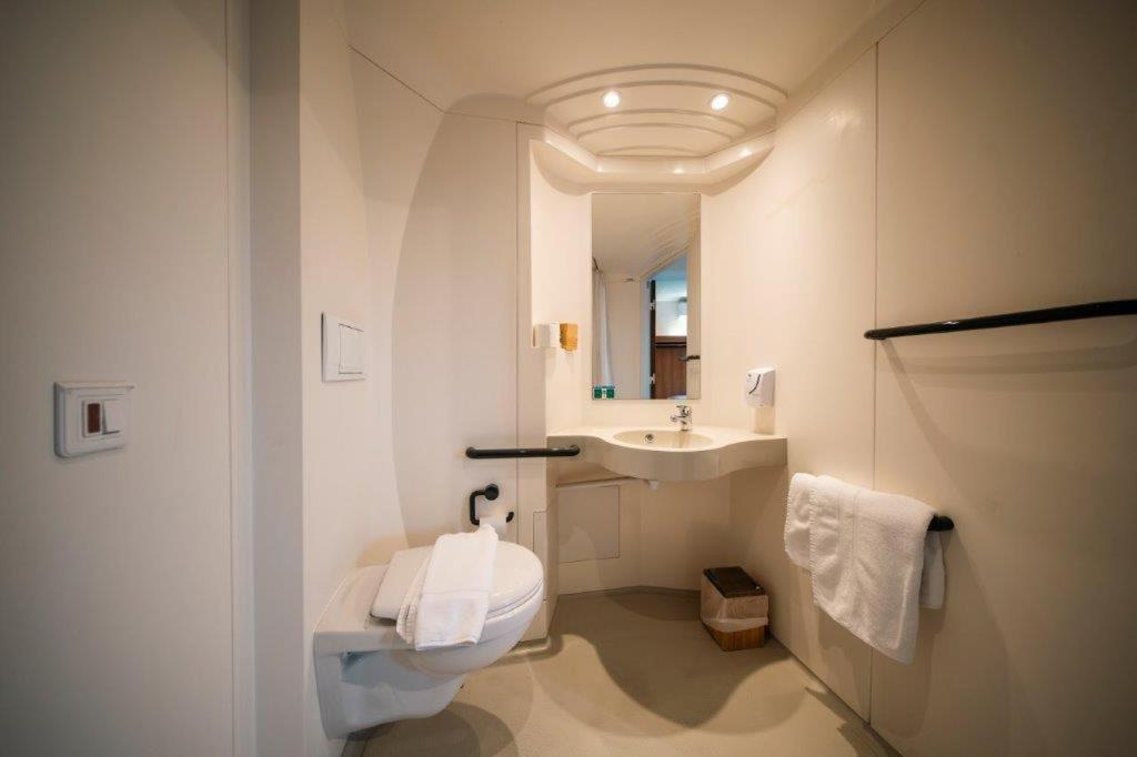 Evreux Vacations - Brit Hotel La Bonne Etape - Property Image 12