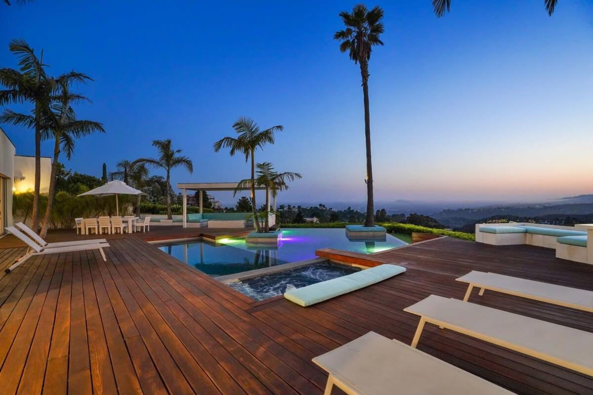 Crest Estate by Stay Awhile Villas