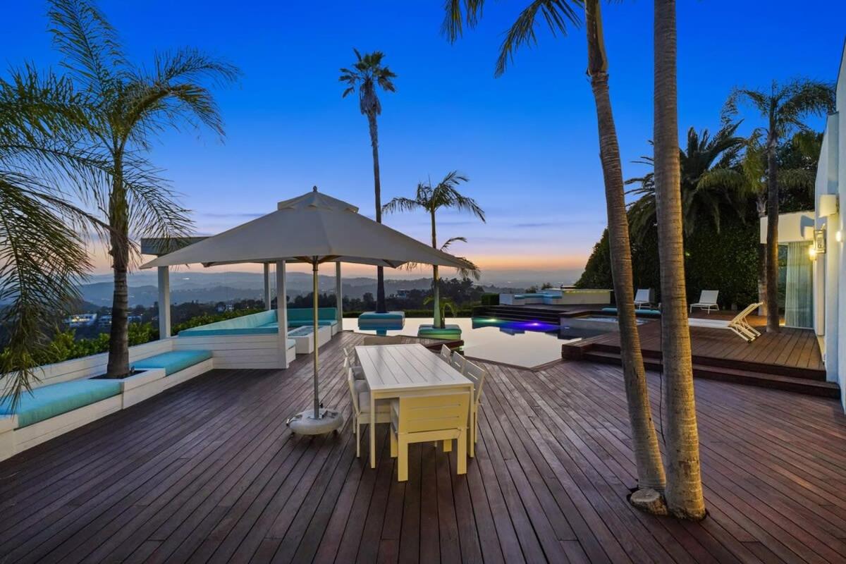 Crest Estate by Stay Awhile Villas