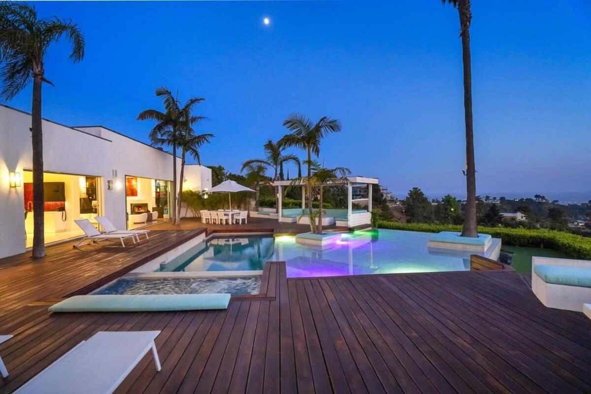 Crest Estate by Stay Awhile Villas