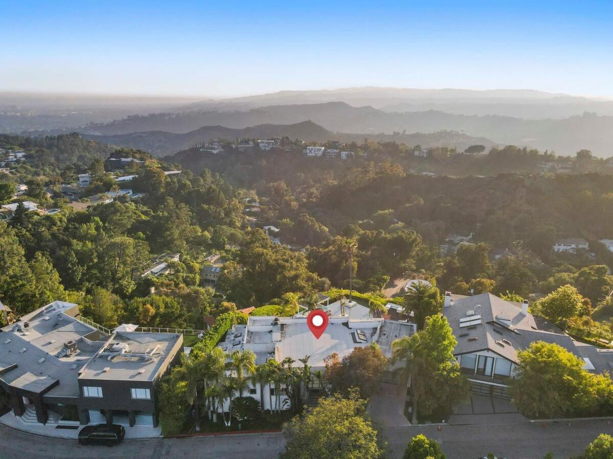 Crest Estate by Stay Awhile Villas
