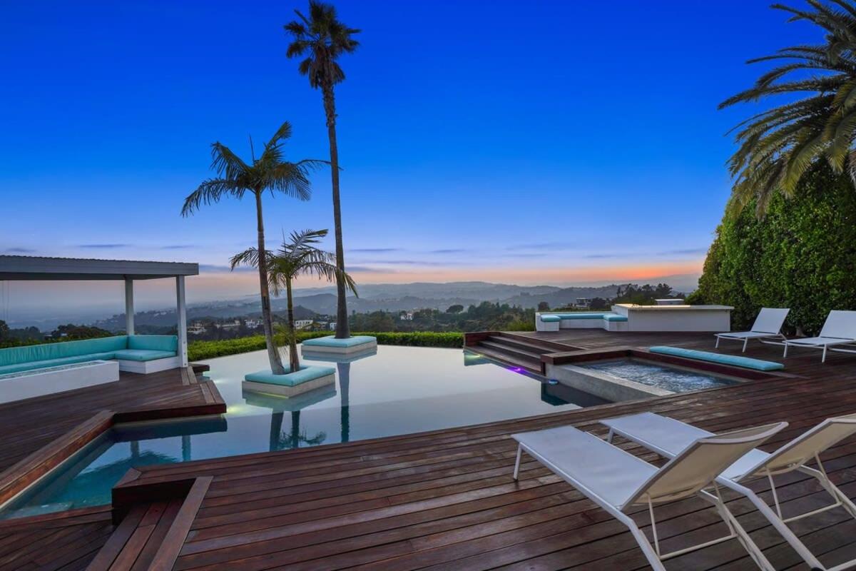 Crest Estate by Stay Awhile Villas