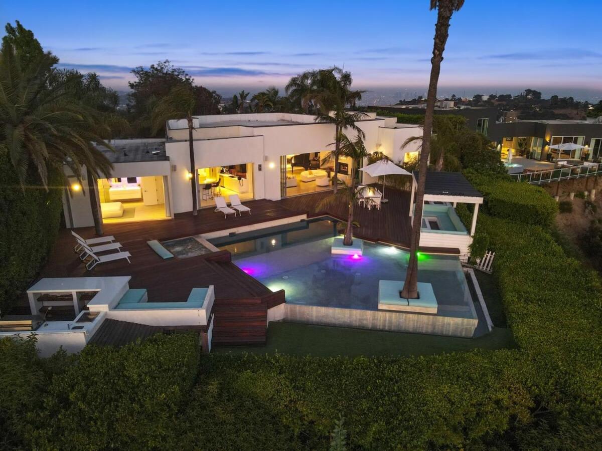 Crest Estate by Stay Awhile Villas
