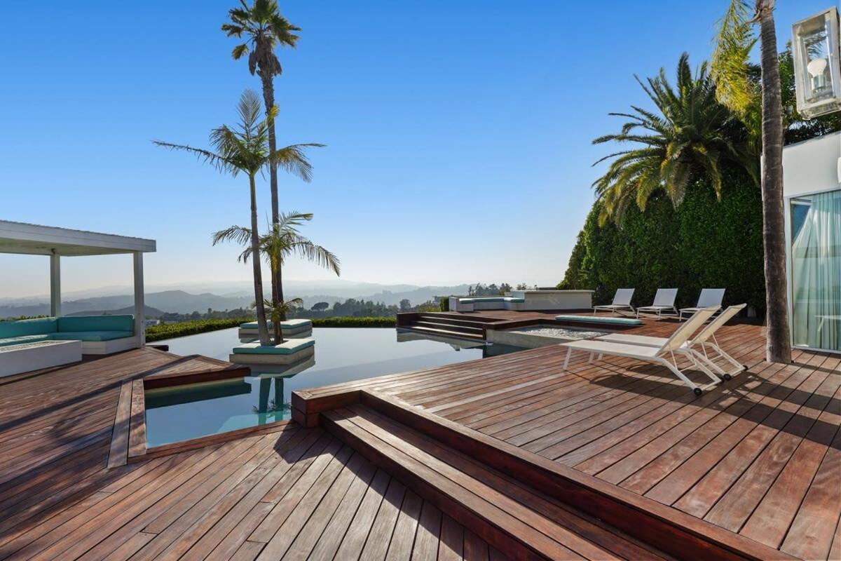 Crest Estate by Stay Awhile Villas