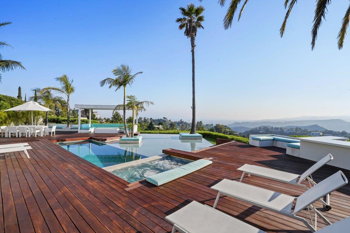 Crest Estate by Stay Awhile Villas