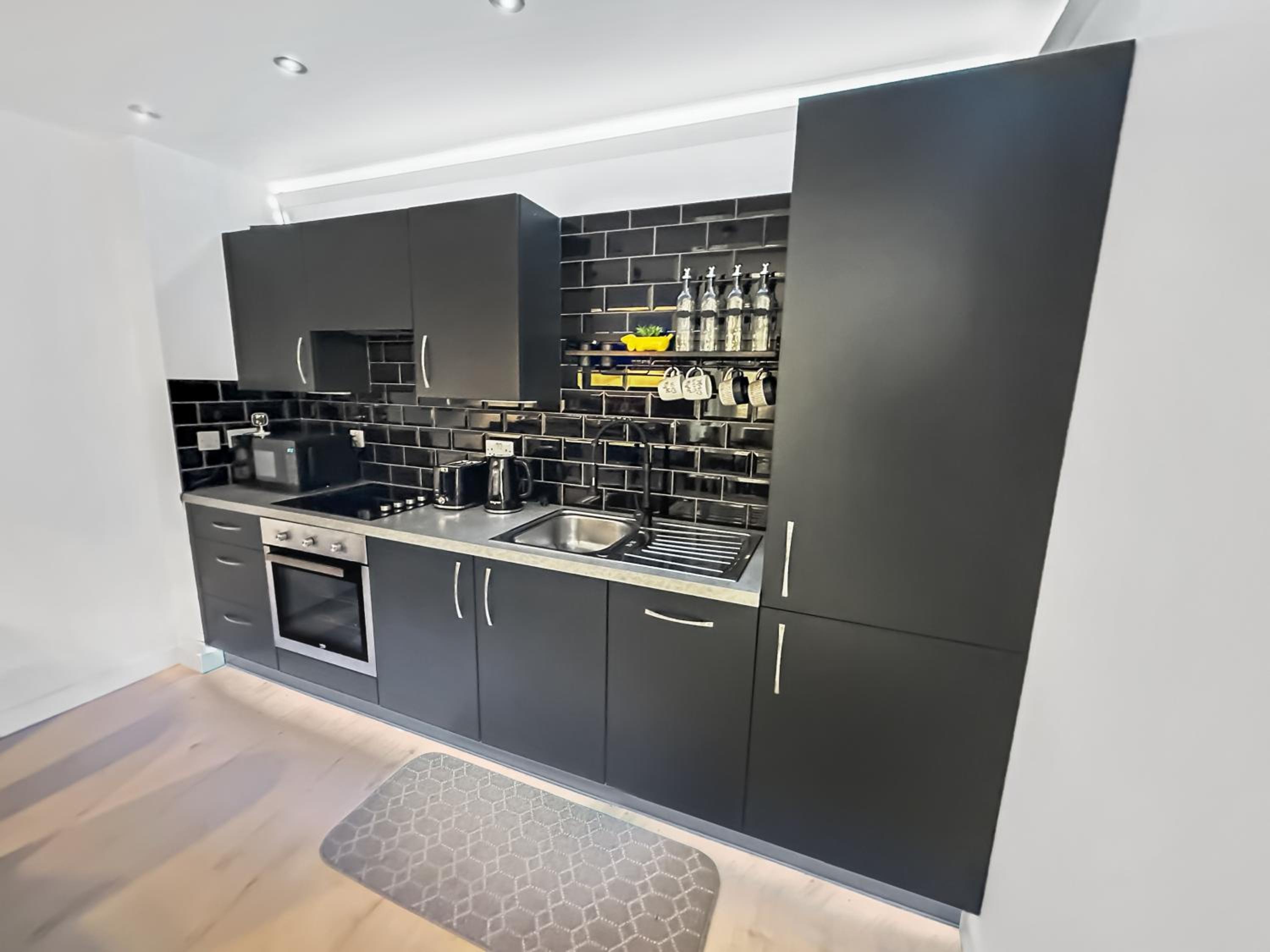 Drillzstays Apartments - University of Salford view 2