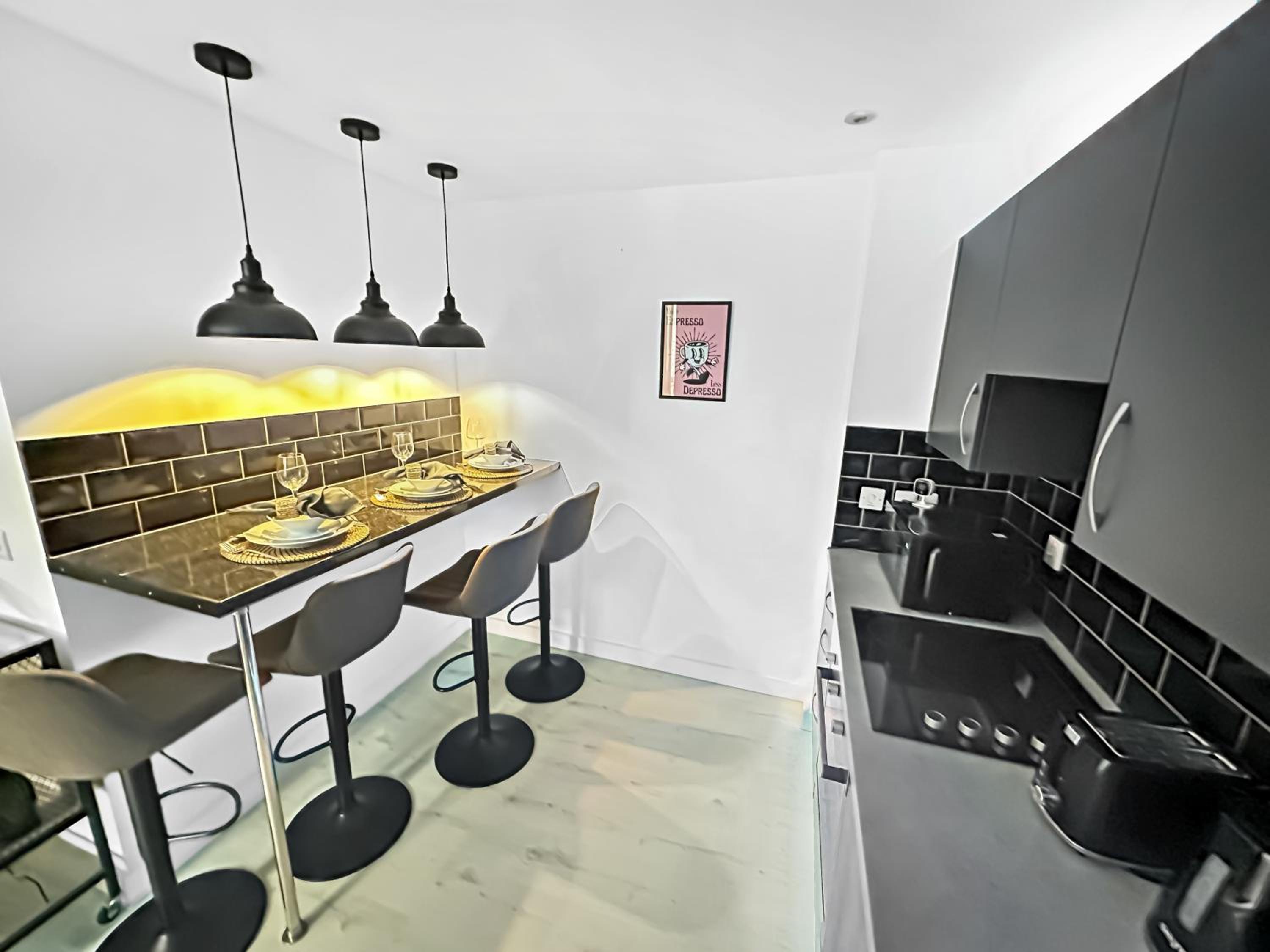 Drillzstays Apartments - University of Salford view 3