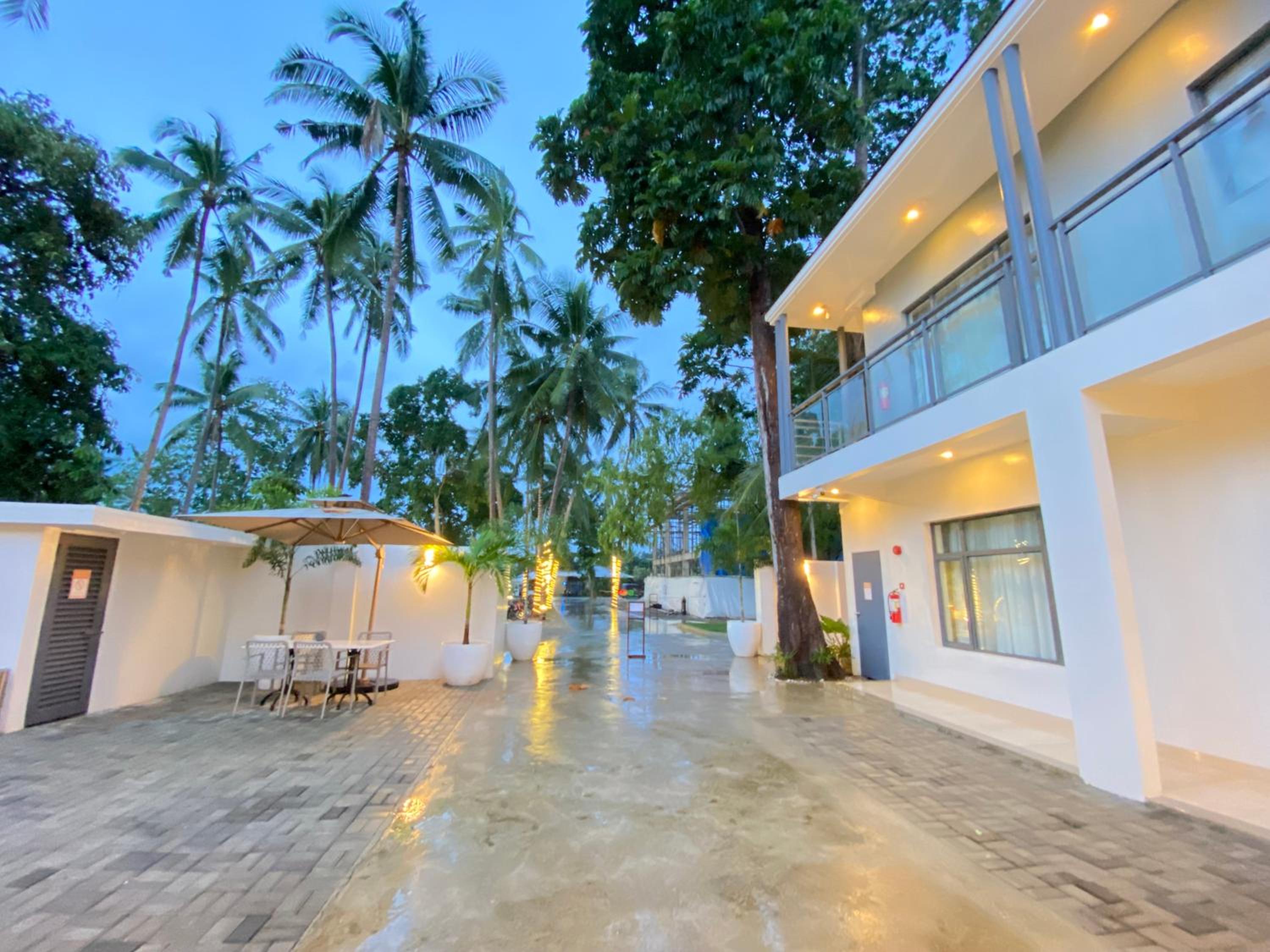 Cocotree Resort