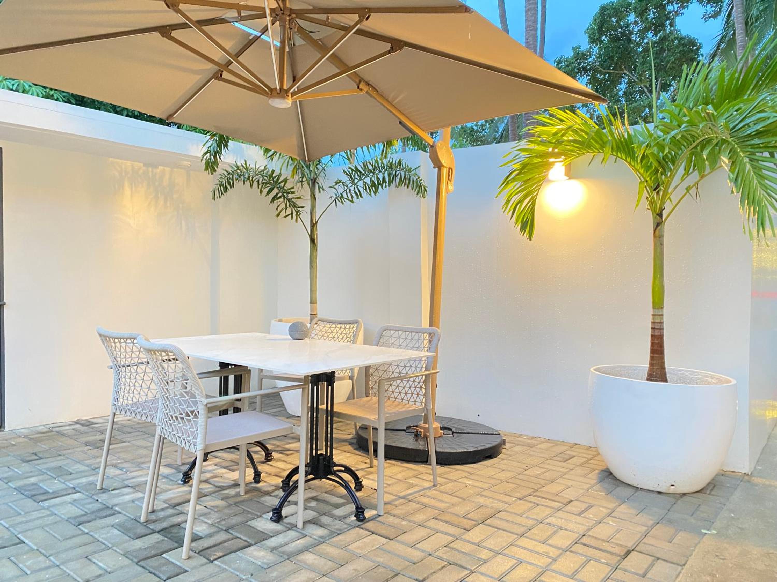 Cocotree Resort