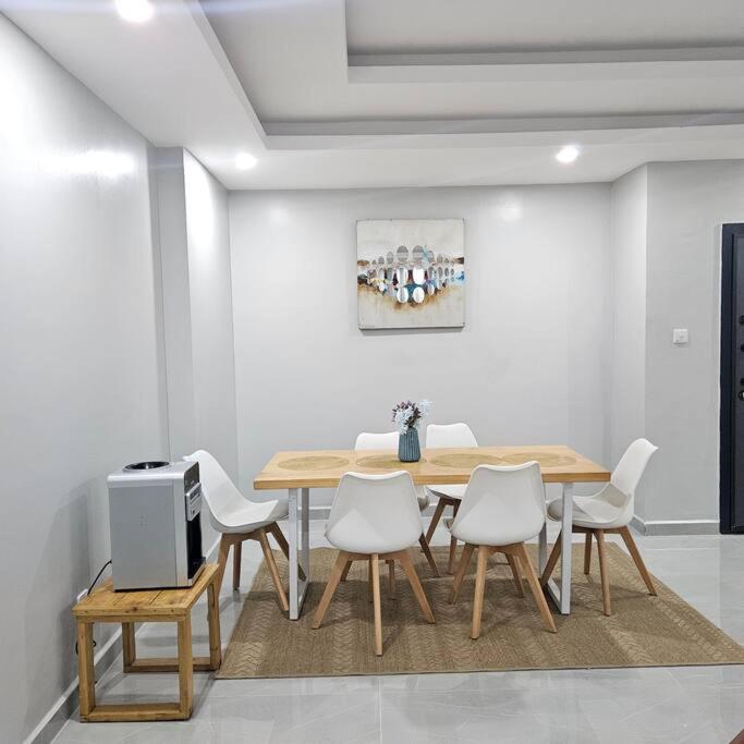 Aqua 3br Seaview Apartment Nyali -with AC, Pool & Gym 2nd Row Beachfront view 5