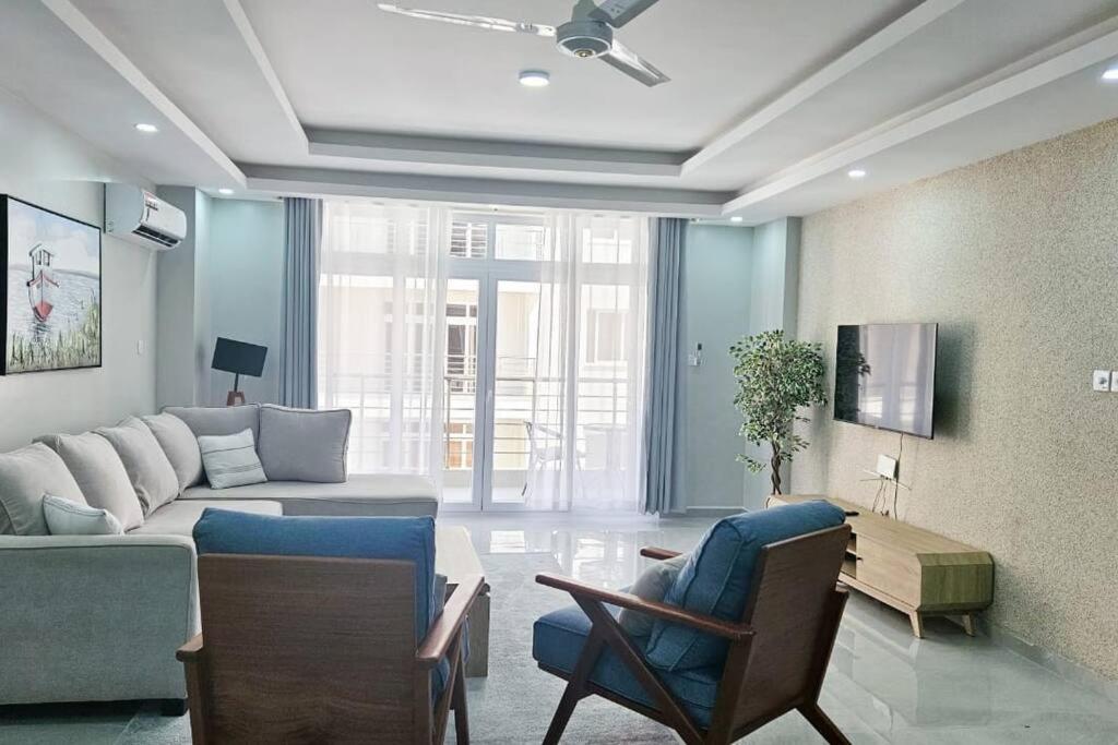 Aqua 3br Seaview Apartment Nyali -with AC, Pool & Gym 2nd Row Beachfront view 3