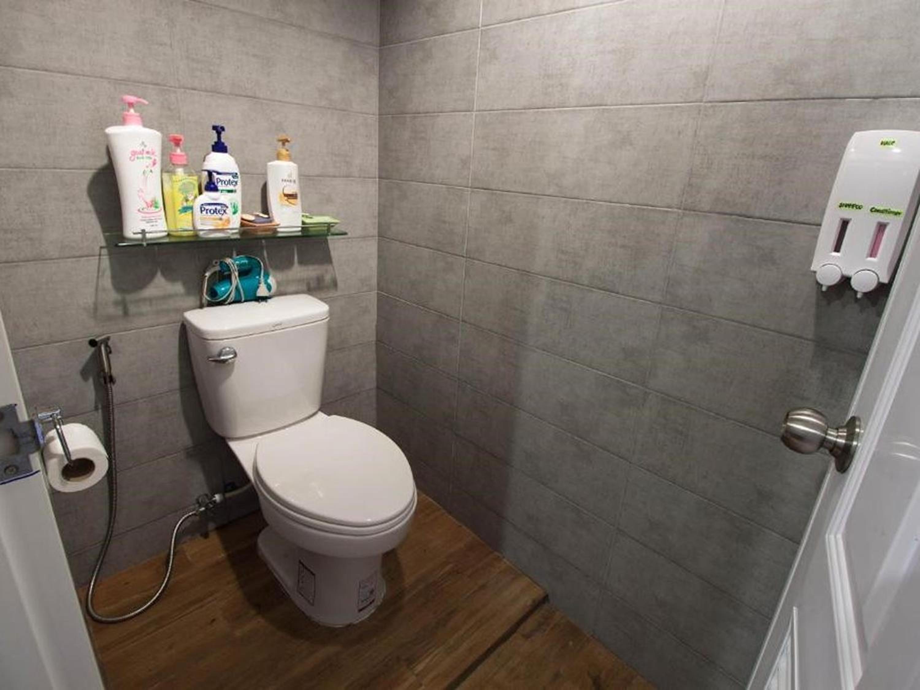 Ashi Poshtel