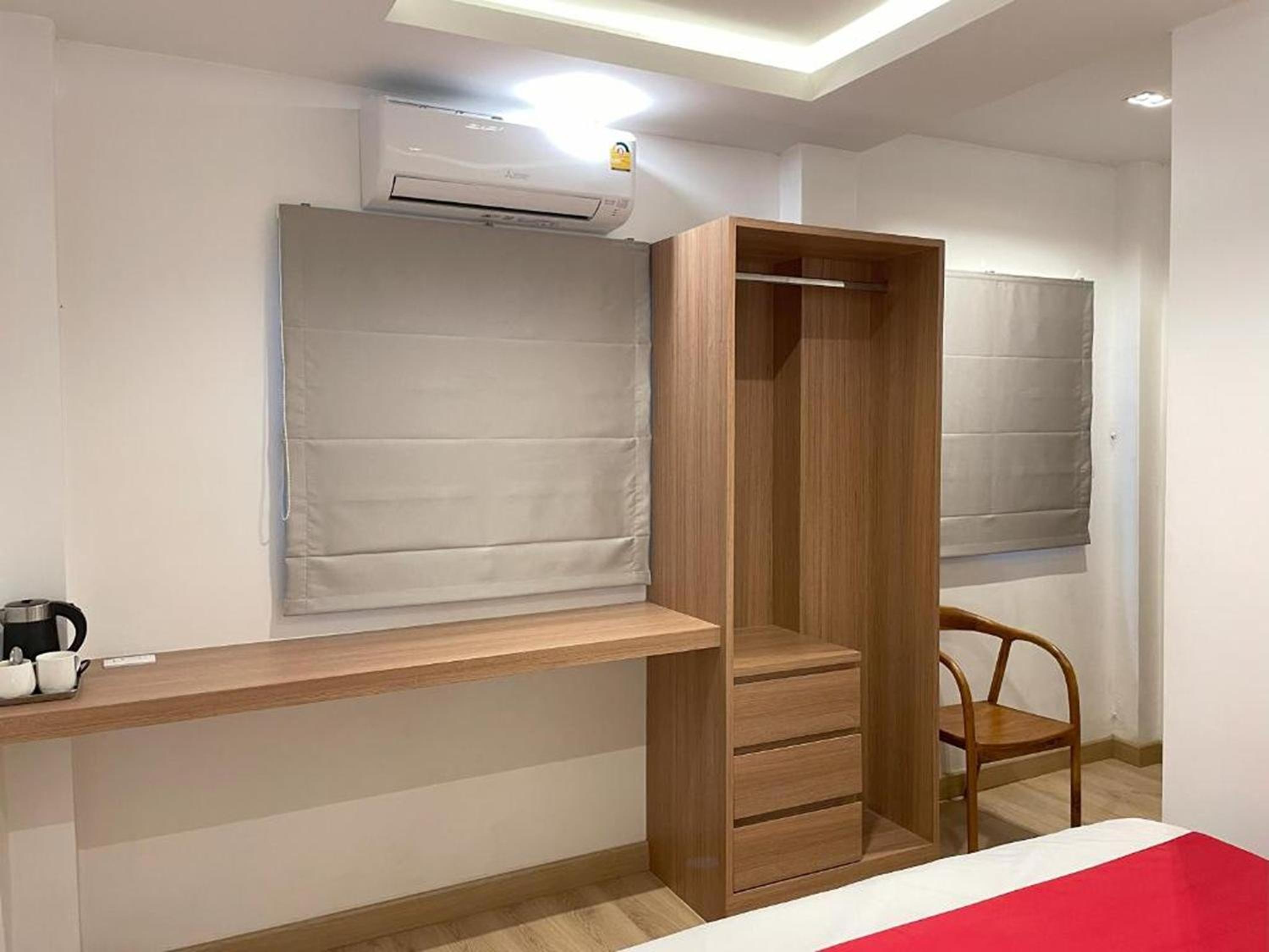 Ashi Poshtel