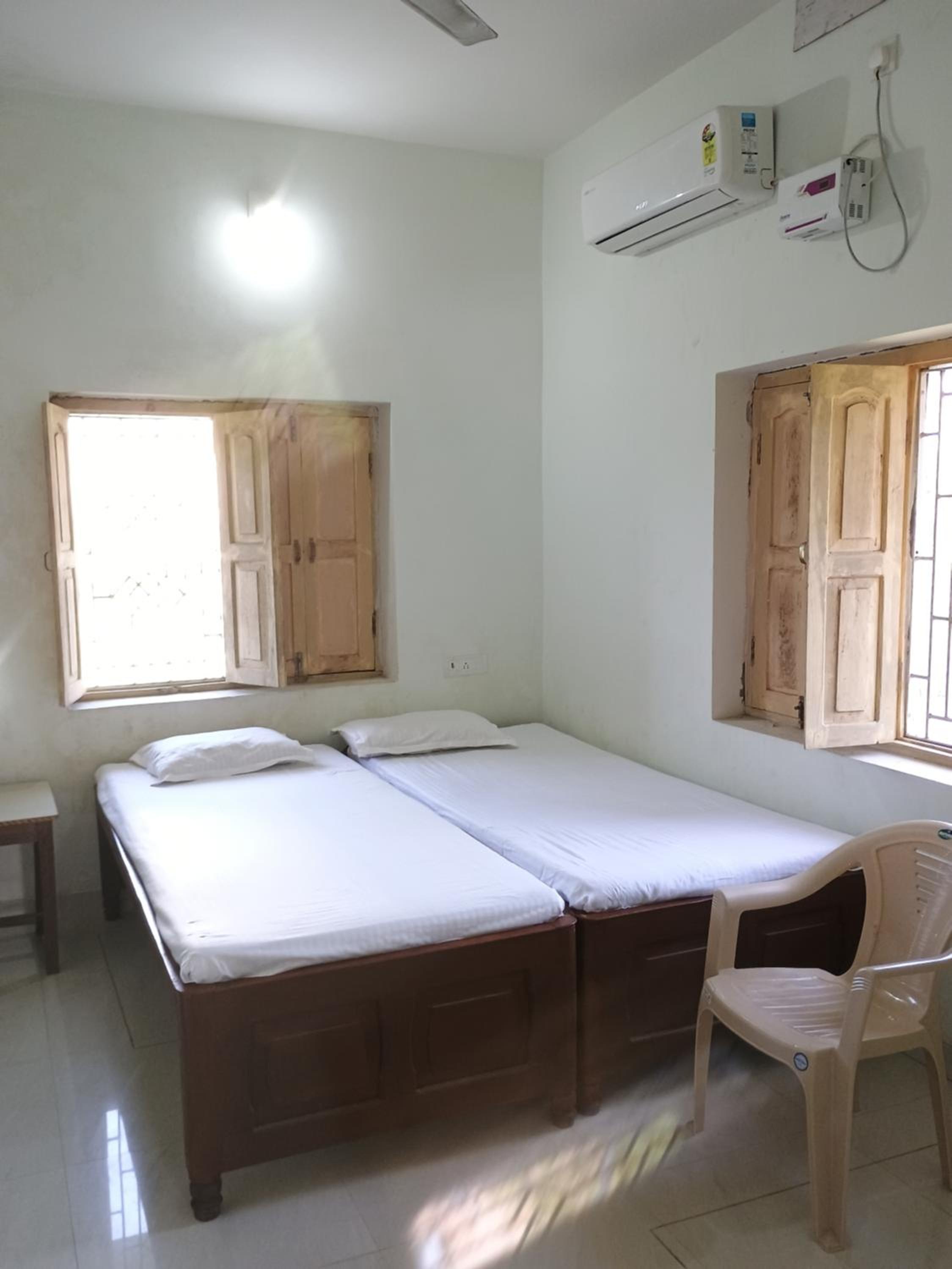 Budha ashram guest house