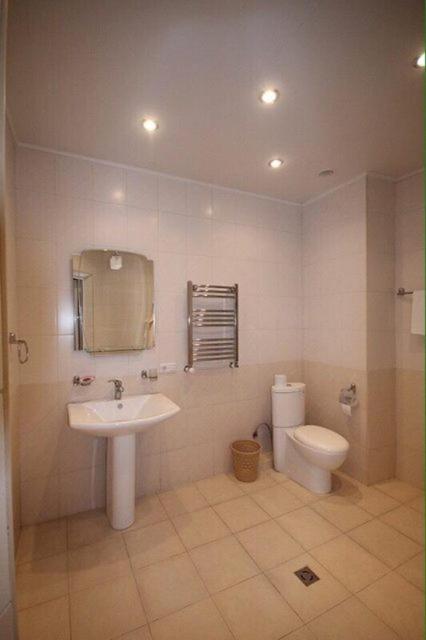 House for rent in Hyusisayin avenue , Yerevan