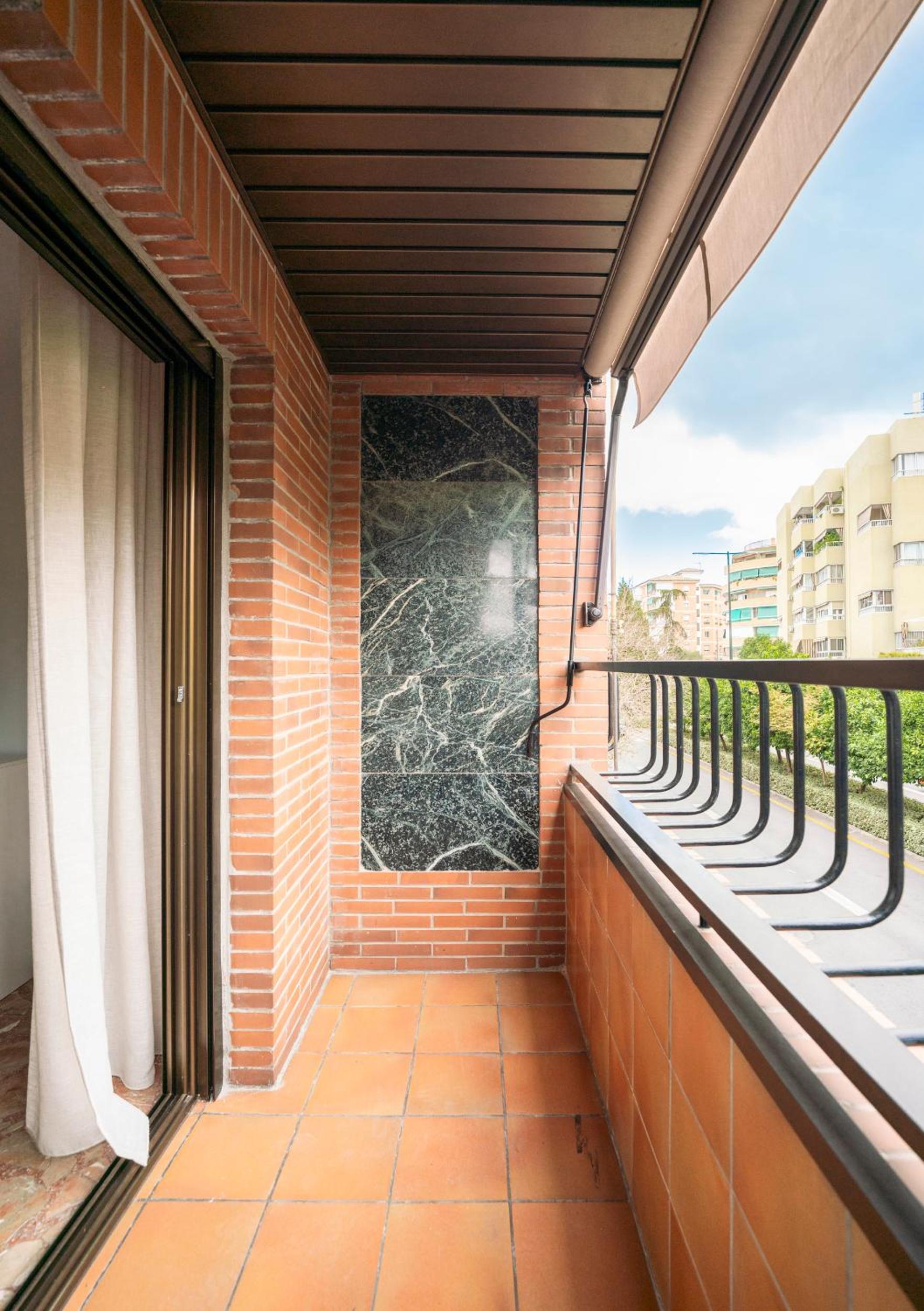 Ronda Suites 193 junto a hospitales y cerca centro con Parking Gratis view 3