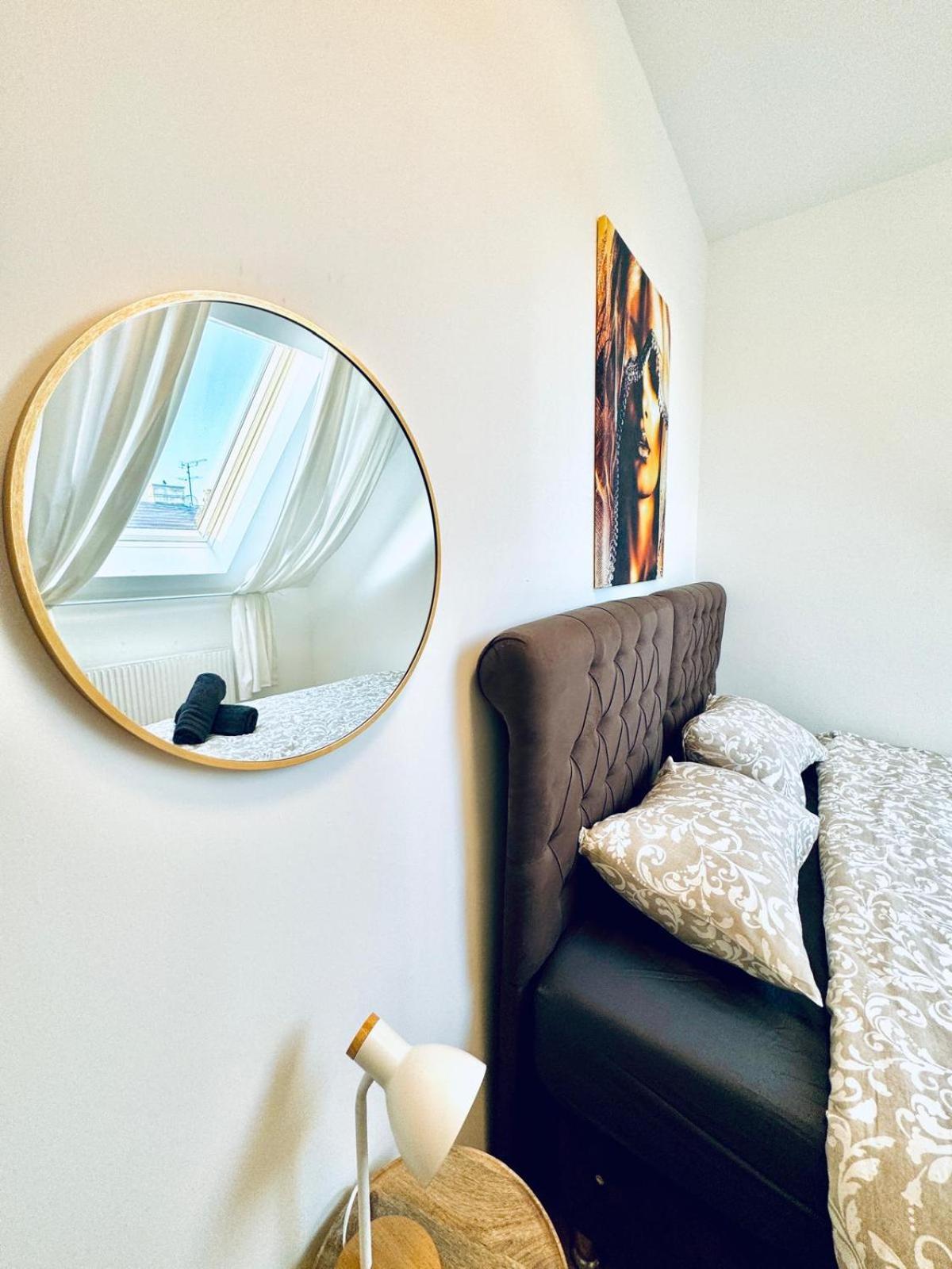 Room in a Shared Apt 6-Min Drive to Schönbrunn