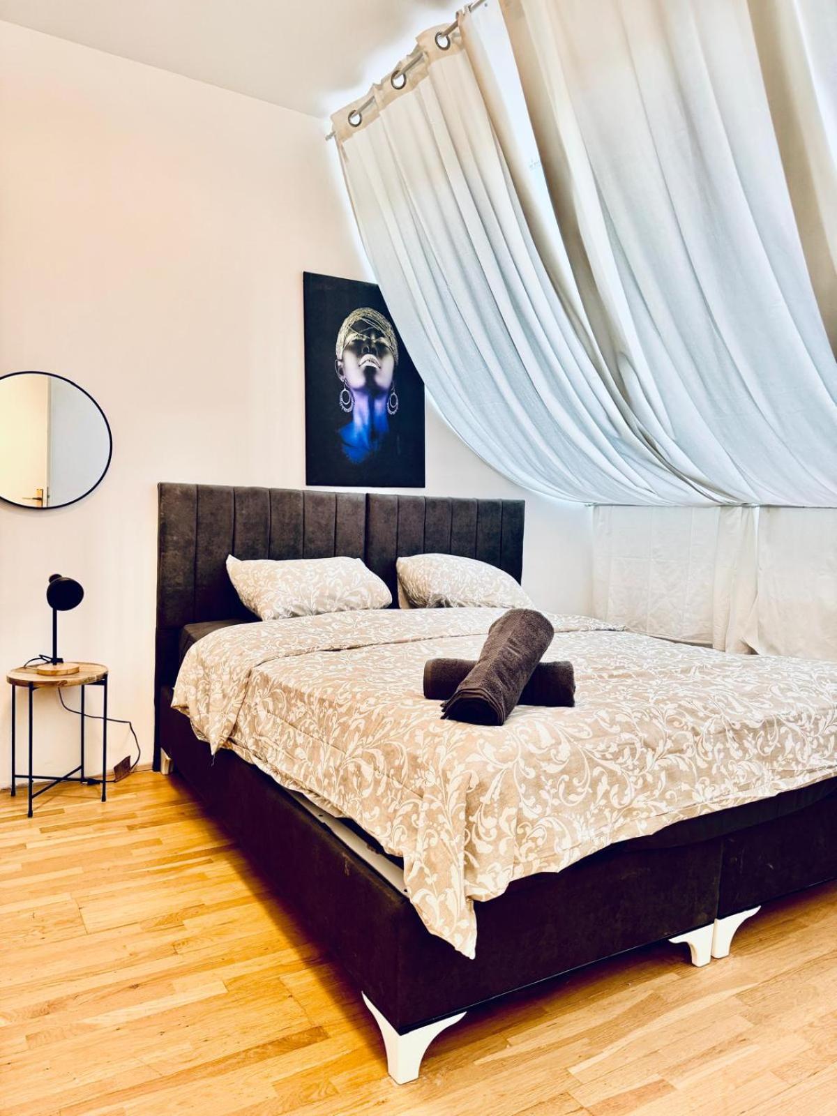 Room in a Shared Apt 6-Min Drive to Schönbrunn