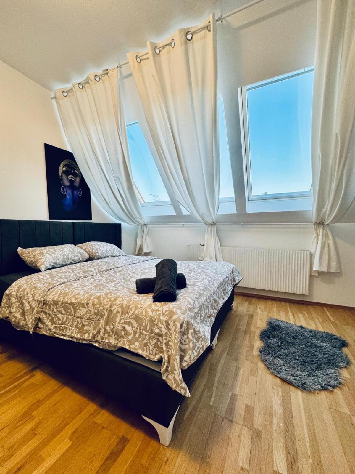 Room in a Shared Apt 6-Min Drive to Schönbrunn