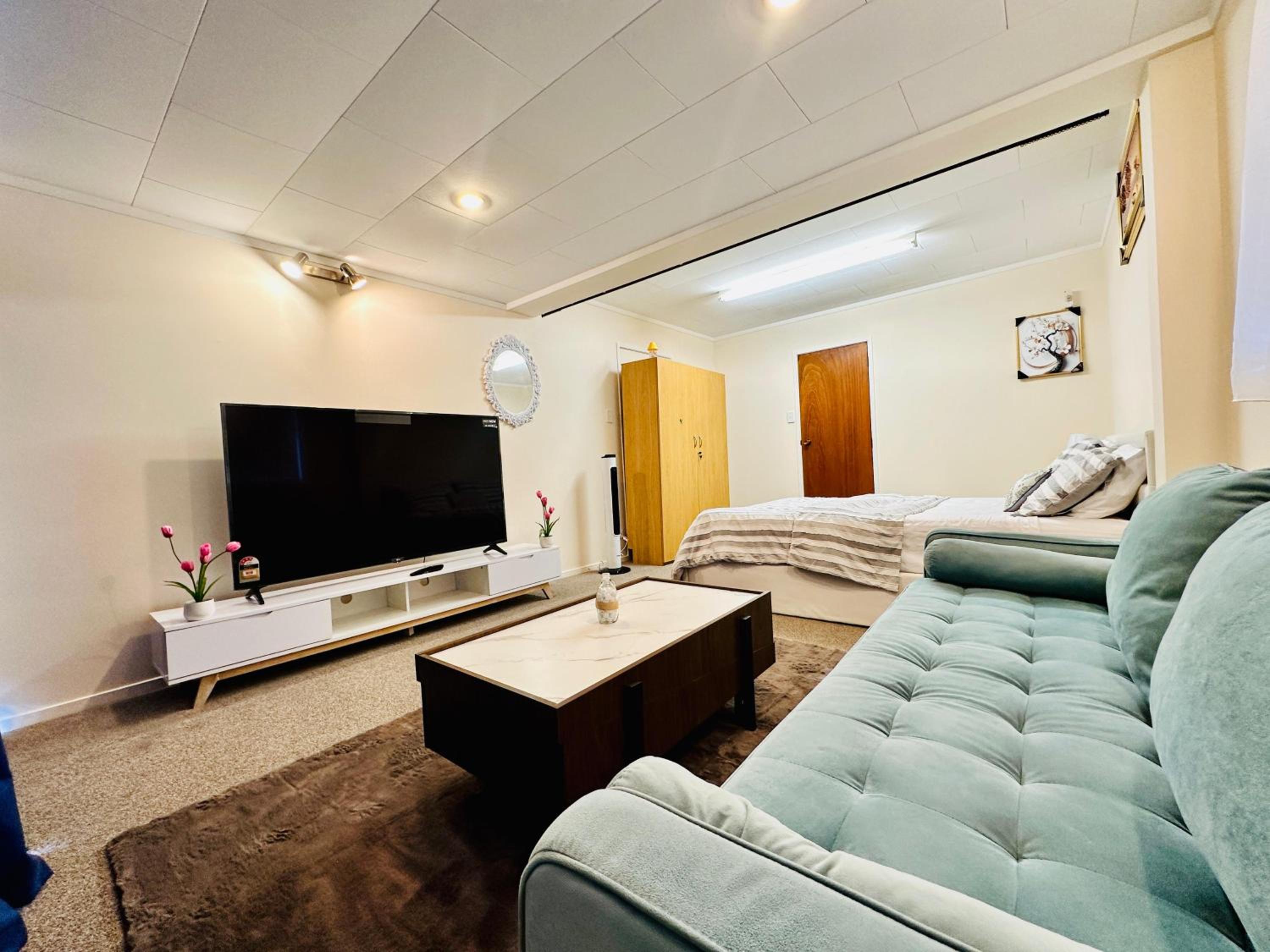 2 Bedroom Homestay Close to Airport