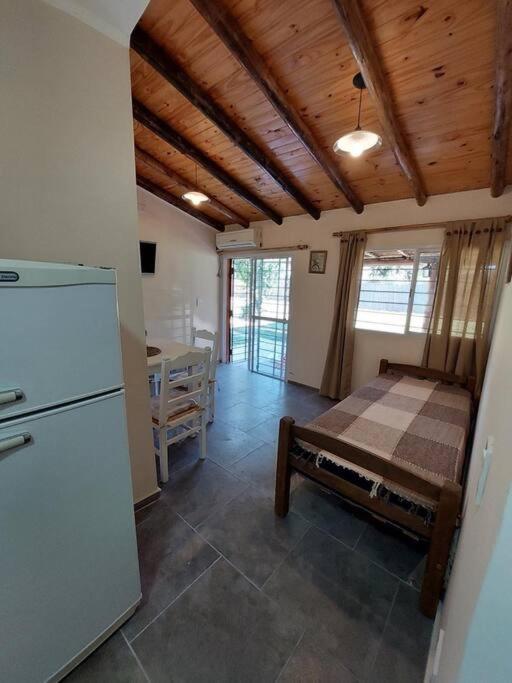 CASA FUERTE cabañas en la villa 25