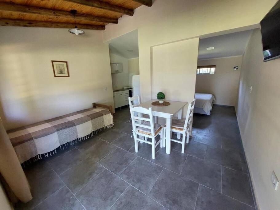 CASA FUERTE cabañas en la villa 25