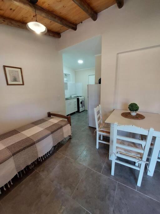 CASA FUERTE cabañas en la villa 25