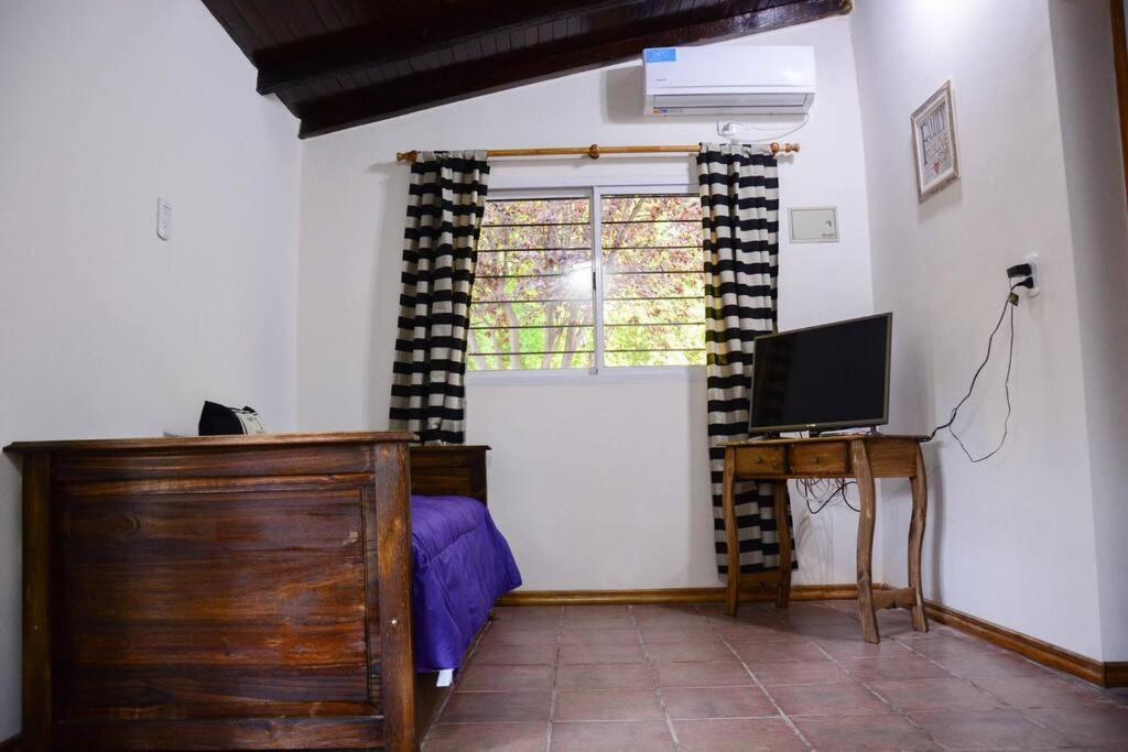 CASA FUERTE cabañas en la villa 25