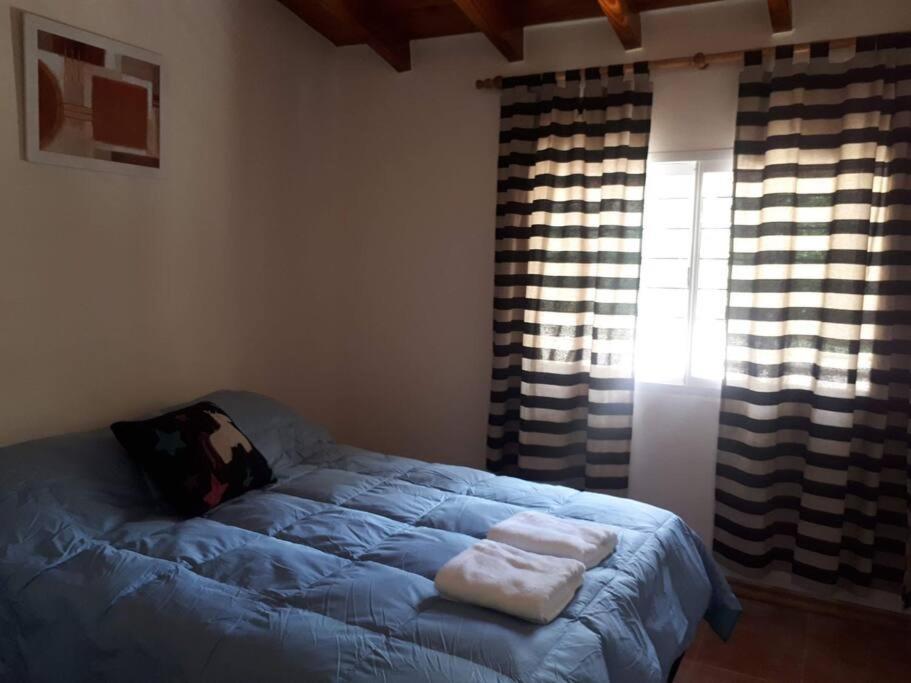 CASA FUERTE cabañas en la villa 25