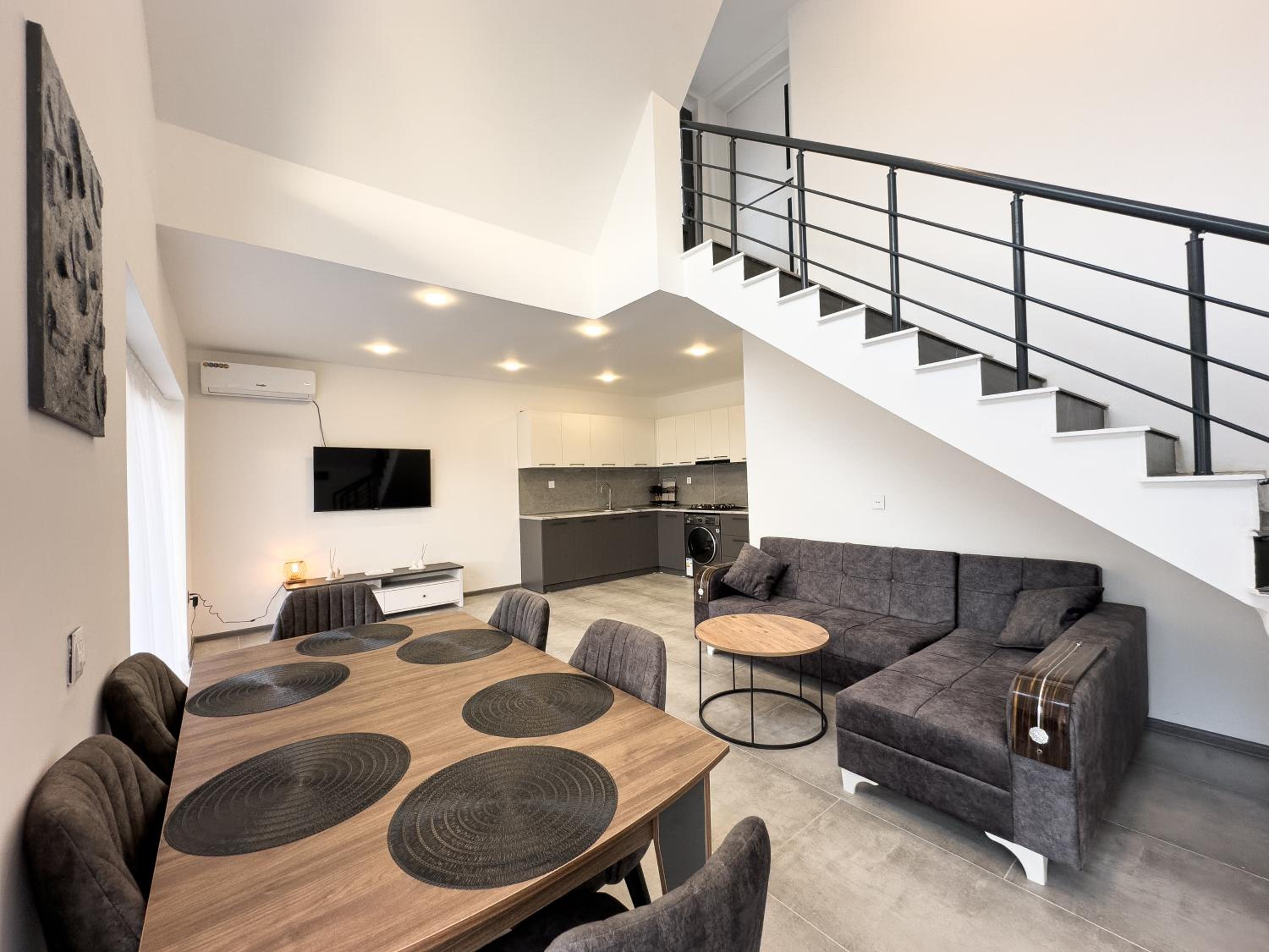 INhouse İsmayıllı