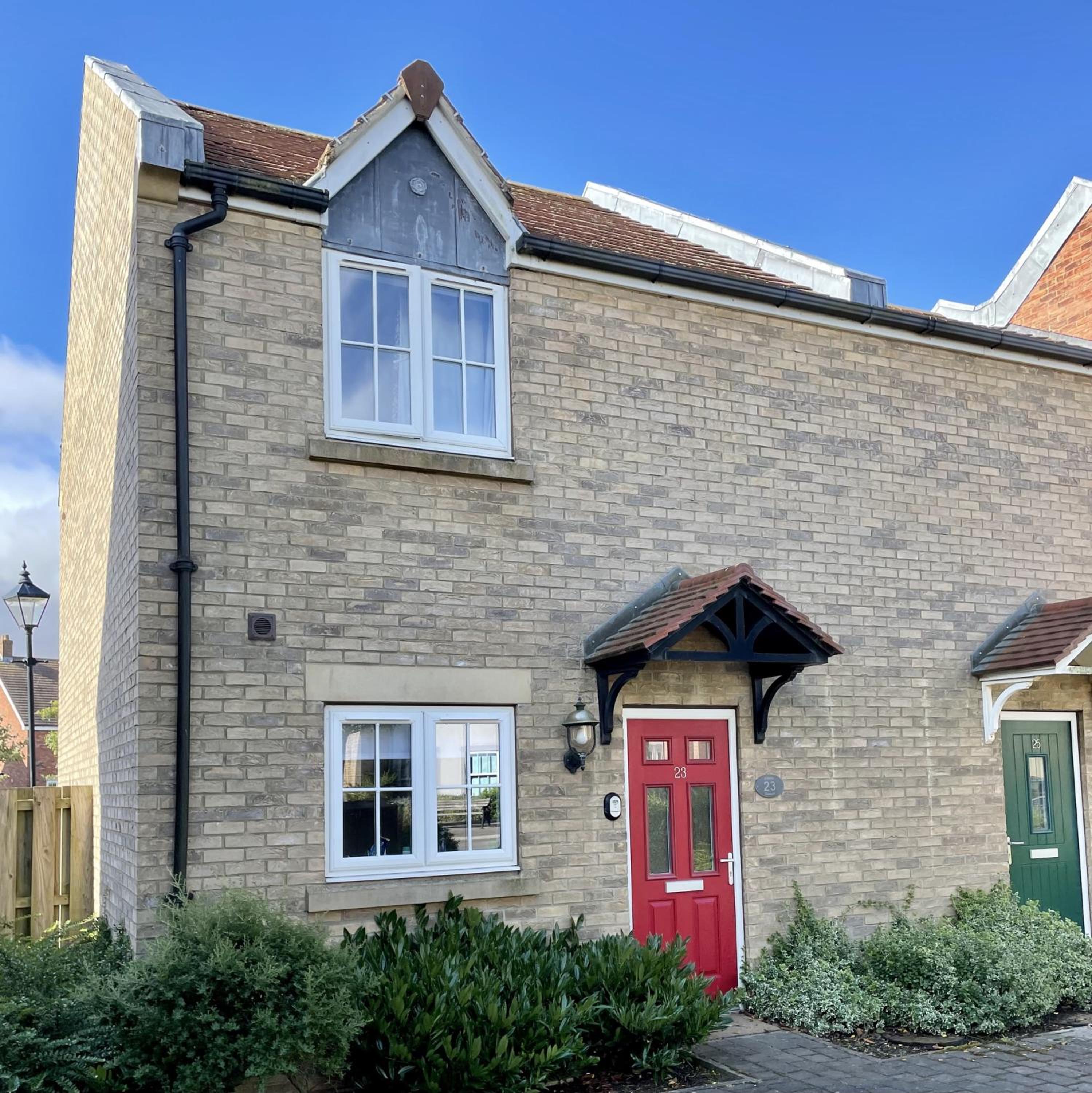 Pebble Cottage - Part of the The Bay Filey Holiday Village with pool, gym and direct beach access, pub, restaurant, tennis and meadows walks