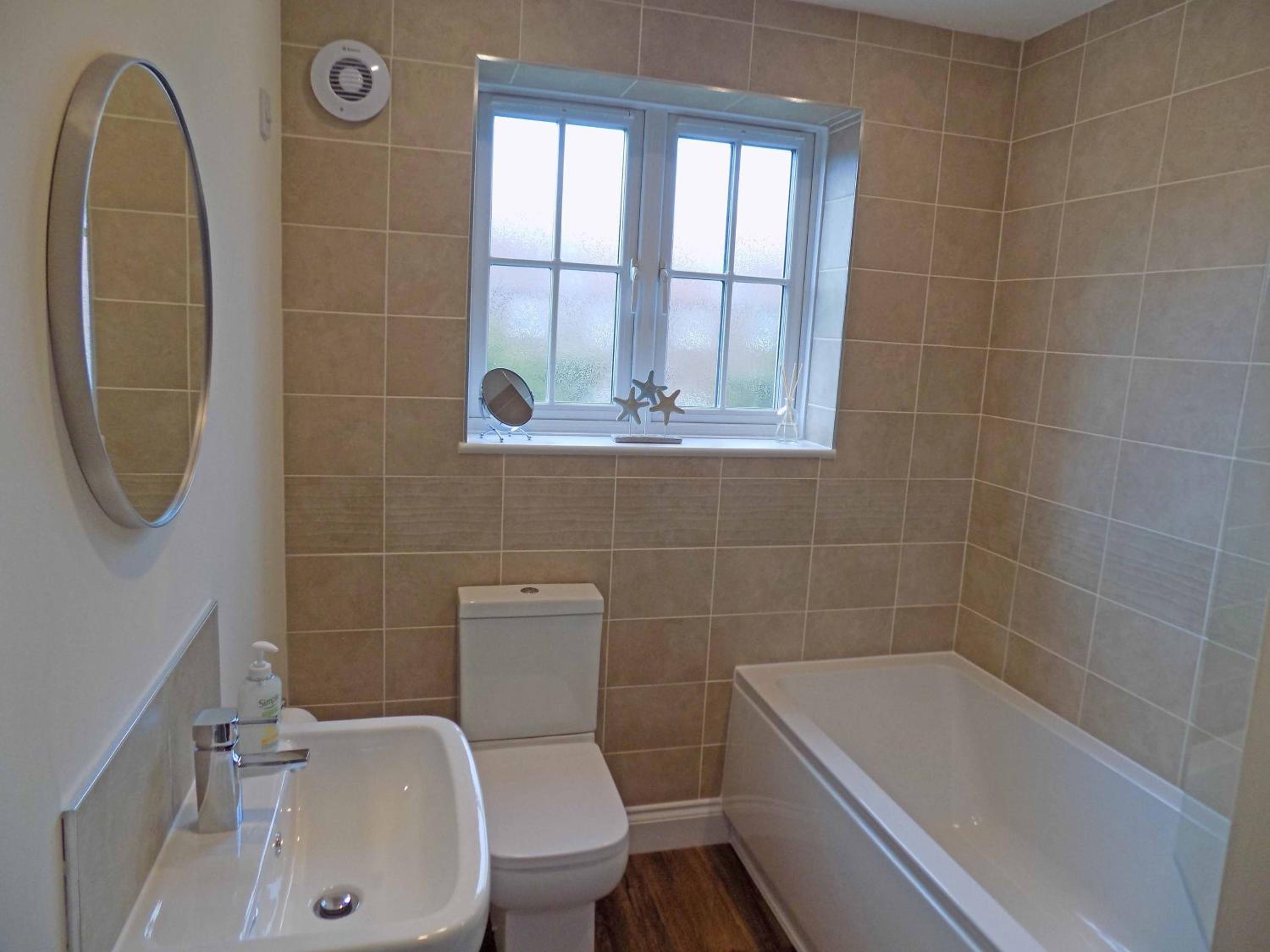 Pebble Cottage - Part of the The Bay Filey Holiday Village with pool, gym and direct beach access, pub, restaurant, tennis and meadows walks