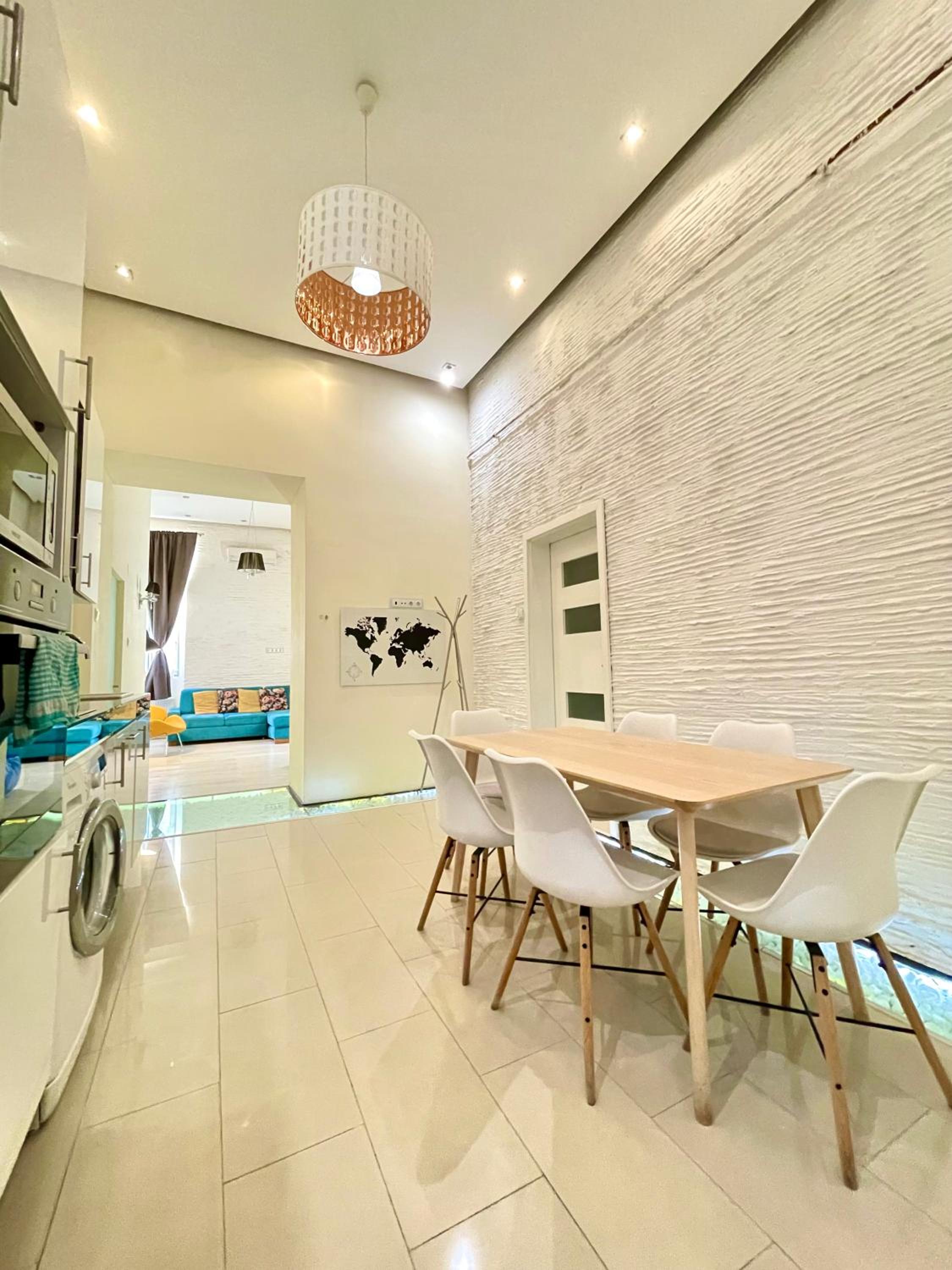 apt 1 view 3